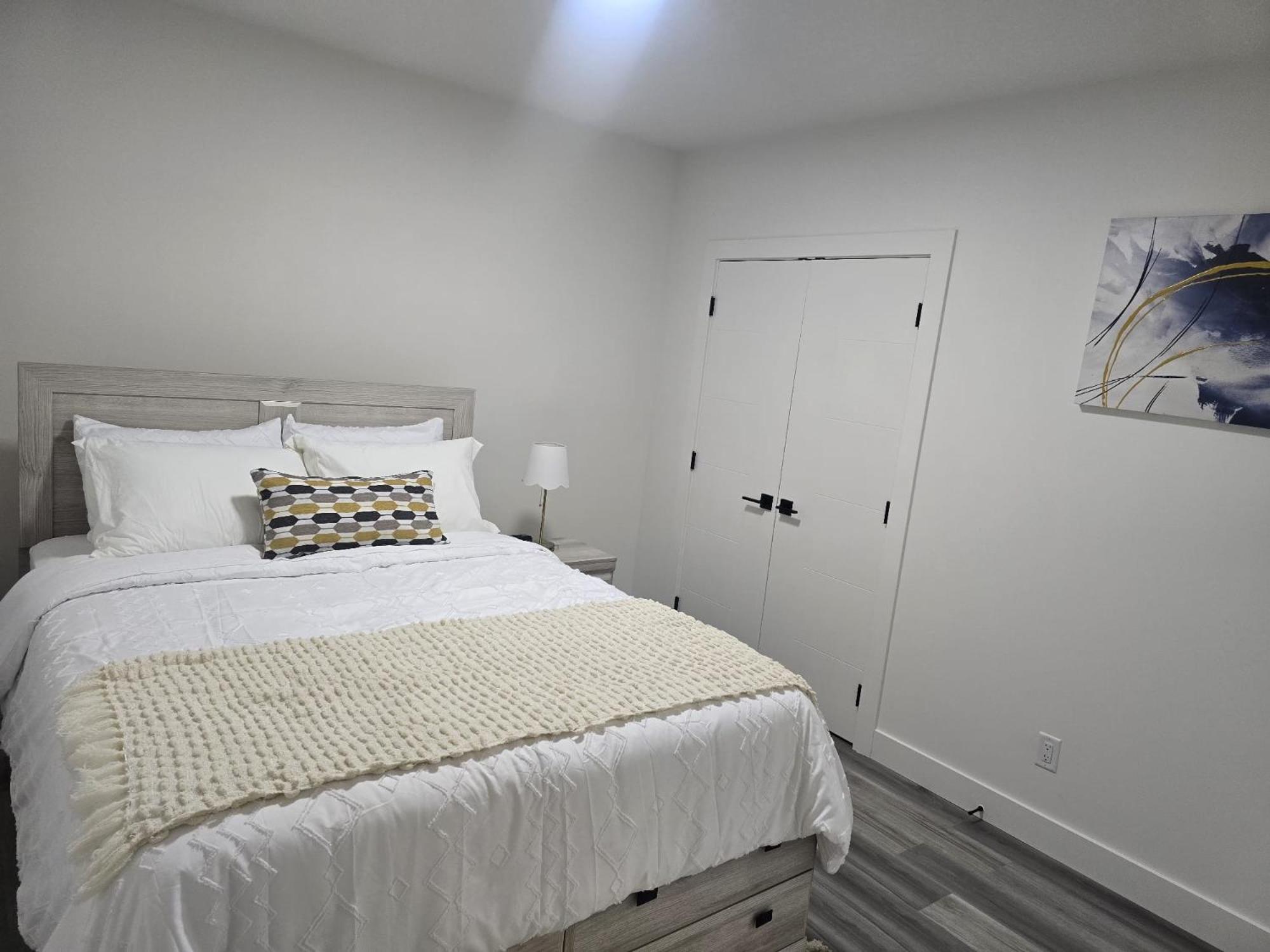 1 Bedroom Suite with private entrance and 10 minutes from Edmonton Airport