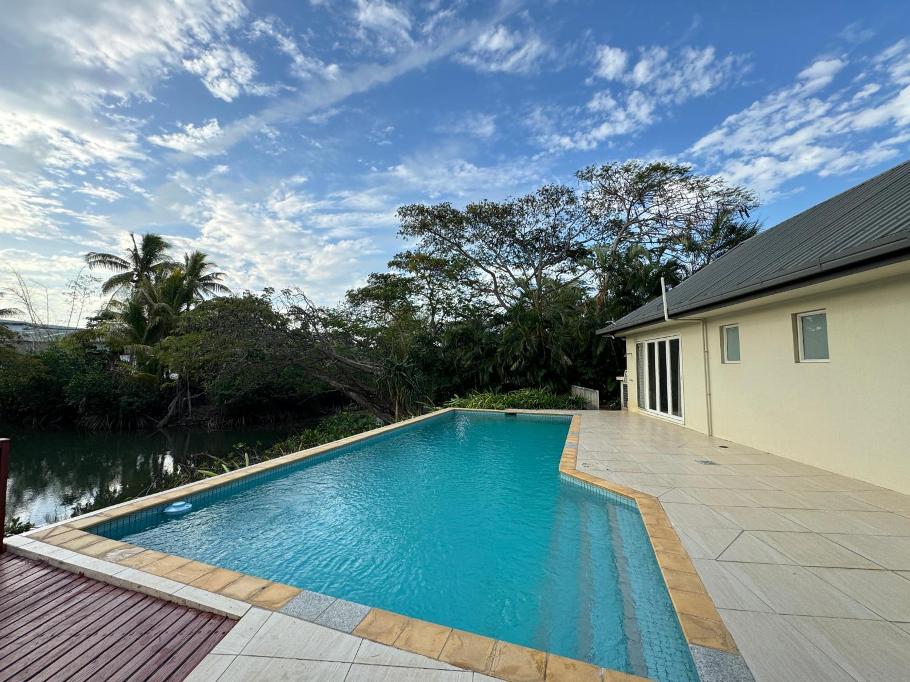 Denarau Villa