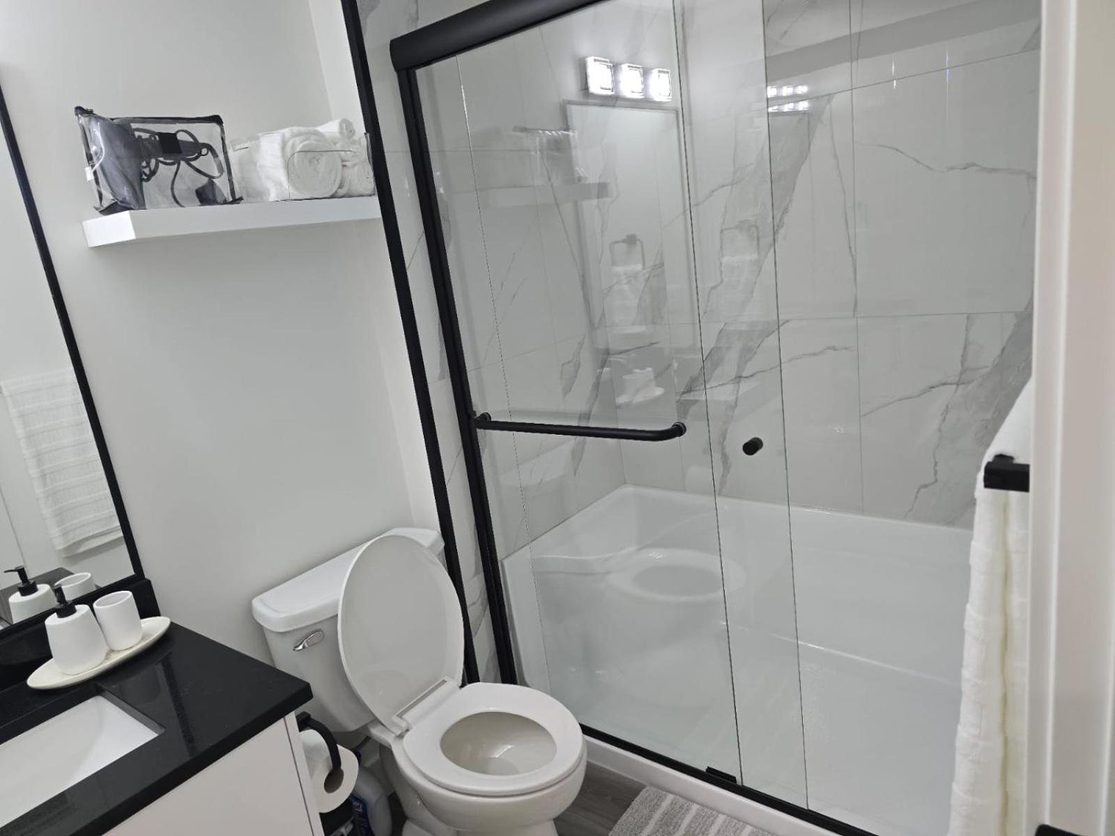 1 Bedroom Suite with private entrance and 10 minutes from Edmonton Airport