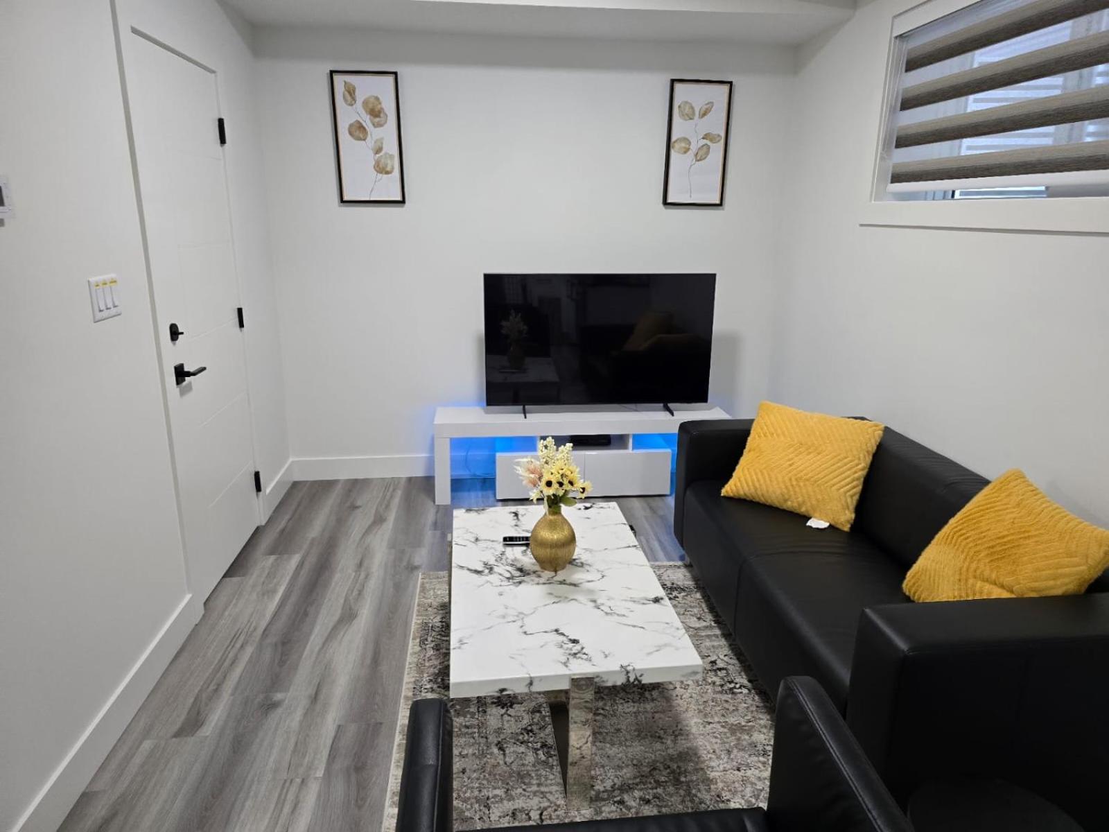 1 Bedroom Suite with private entrance and 10 minutes from Edmonton Airport