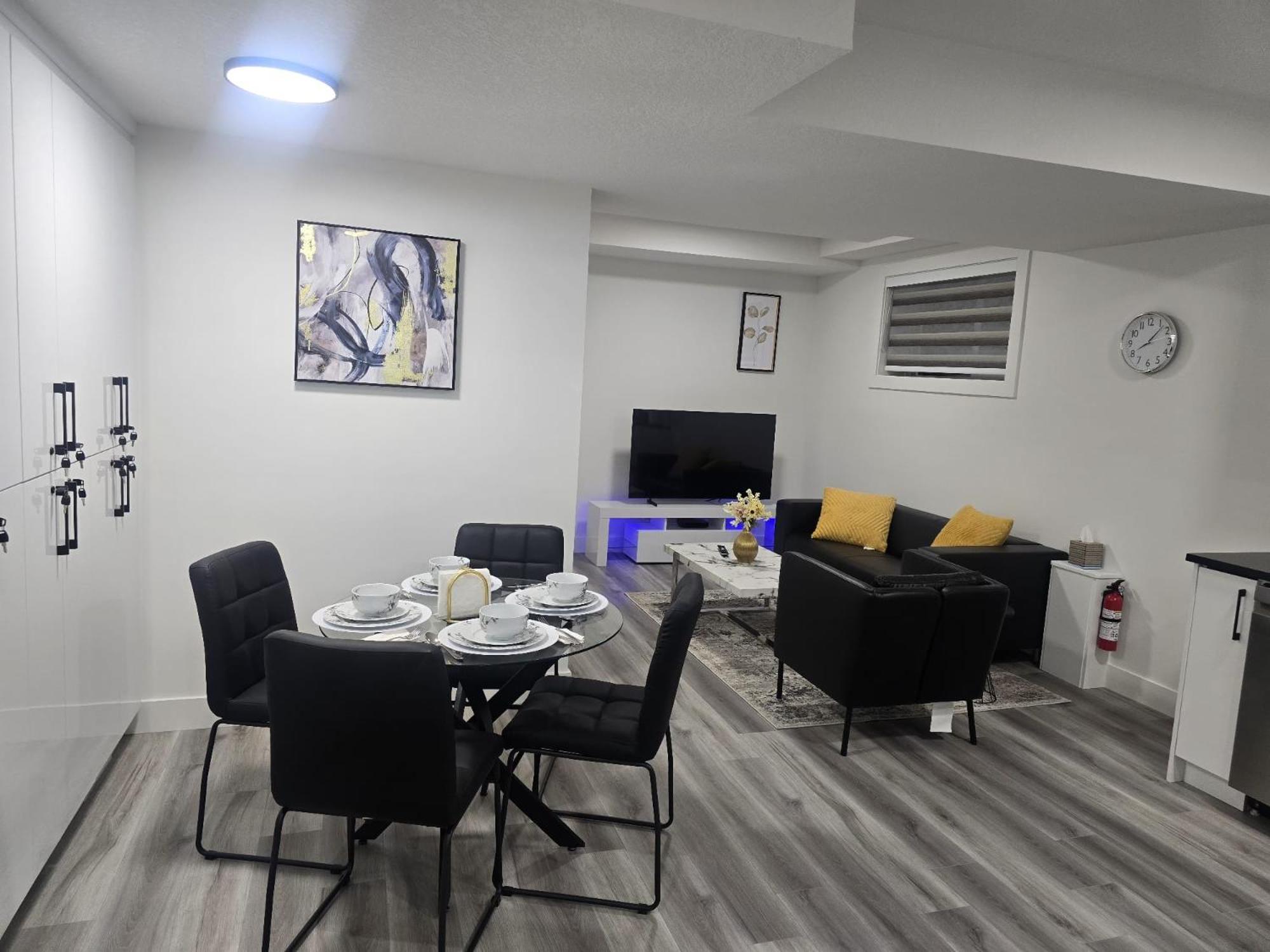 1 Bedroom Suite with private entrance and 10 minutes from Edmonton Airport