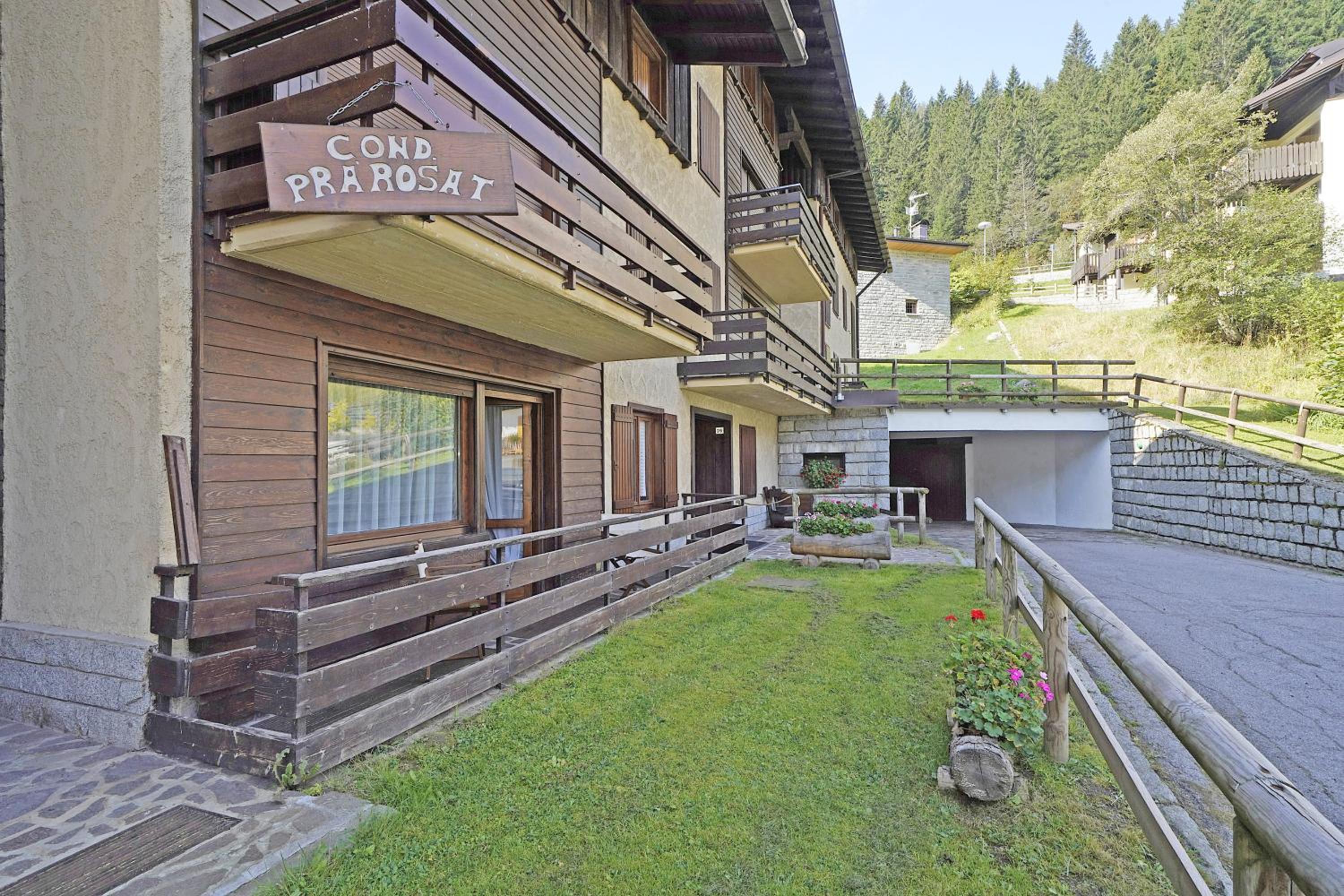 iFlat Campiglio Pra Rosat view 4