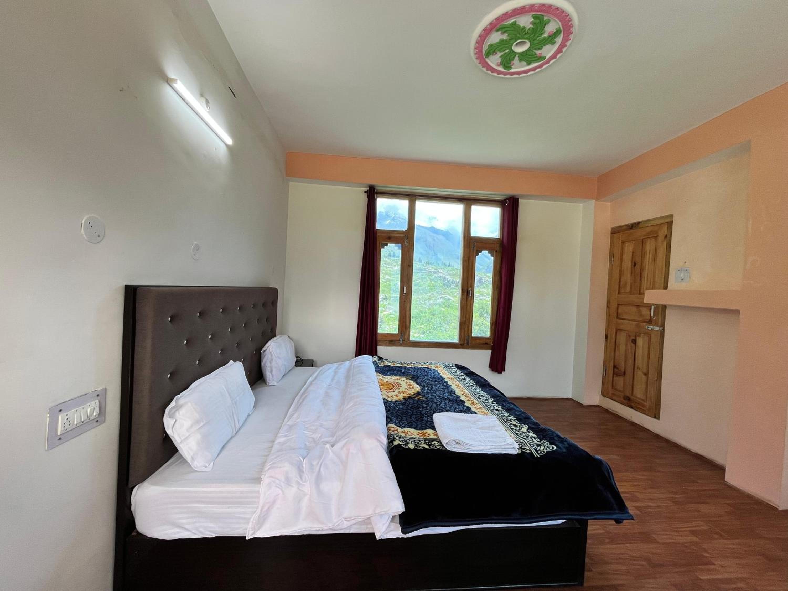 Zomsa Homestay Chitkul