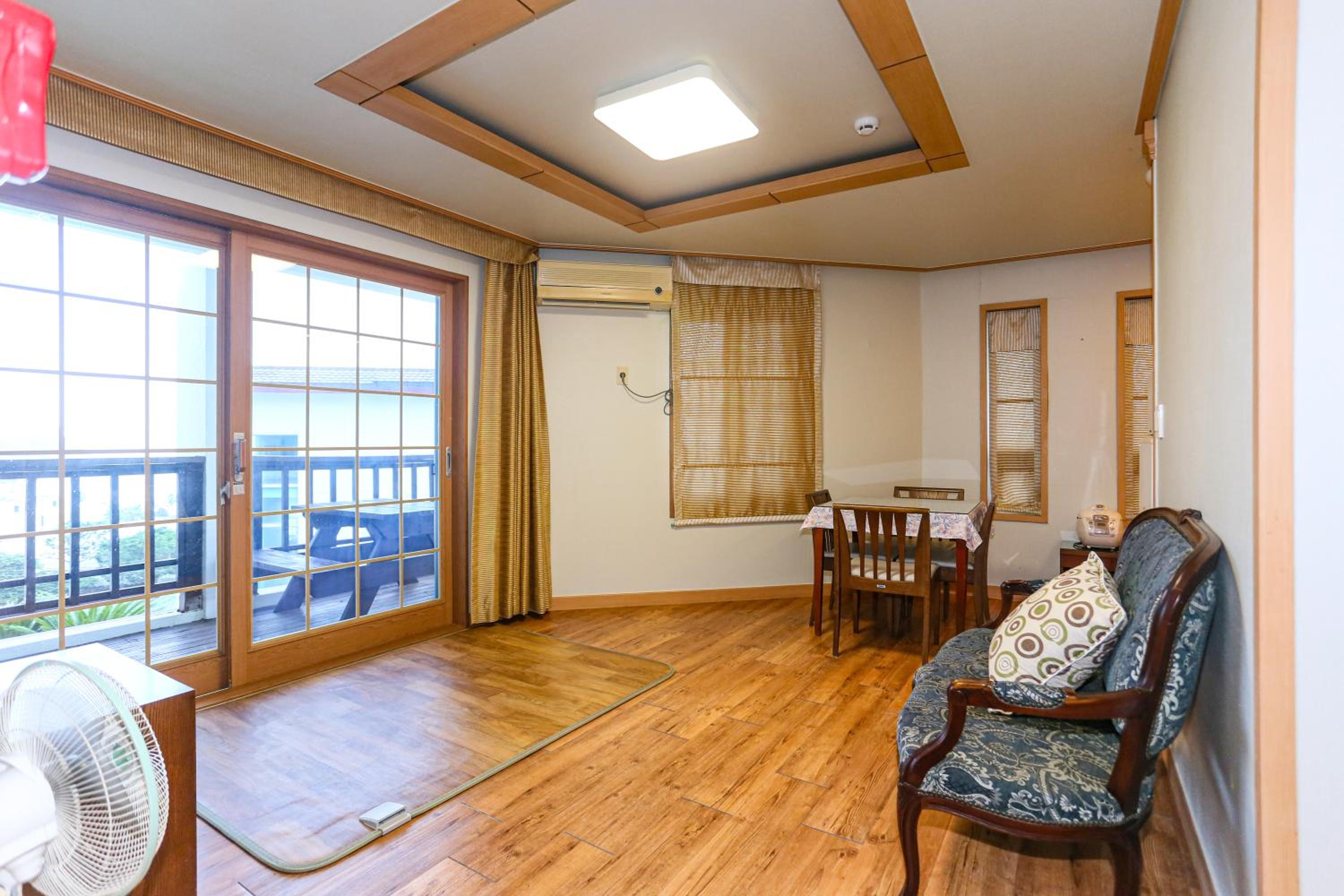 Four Season Pension