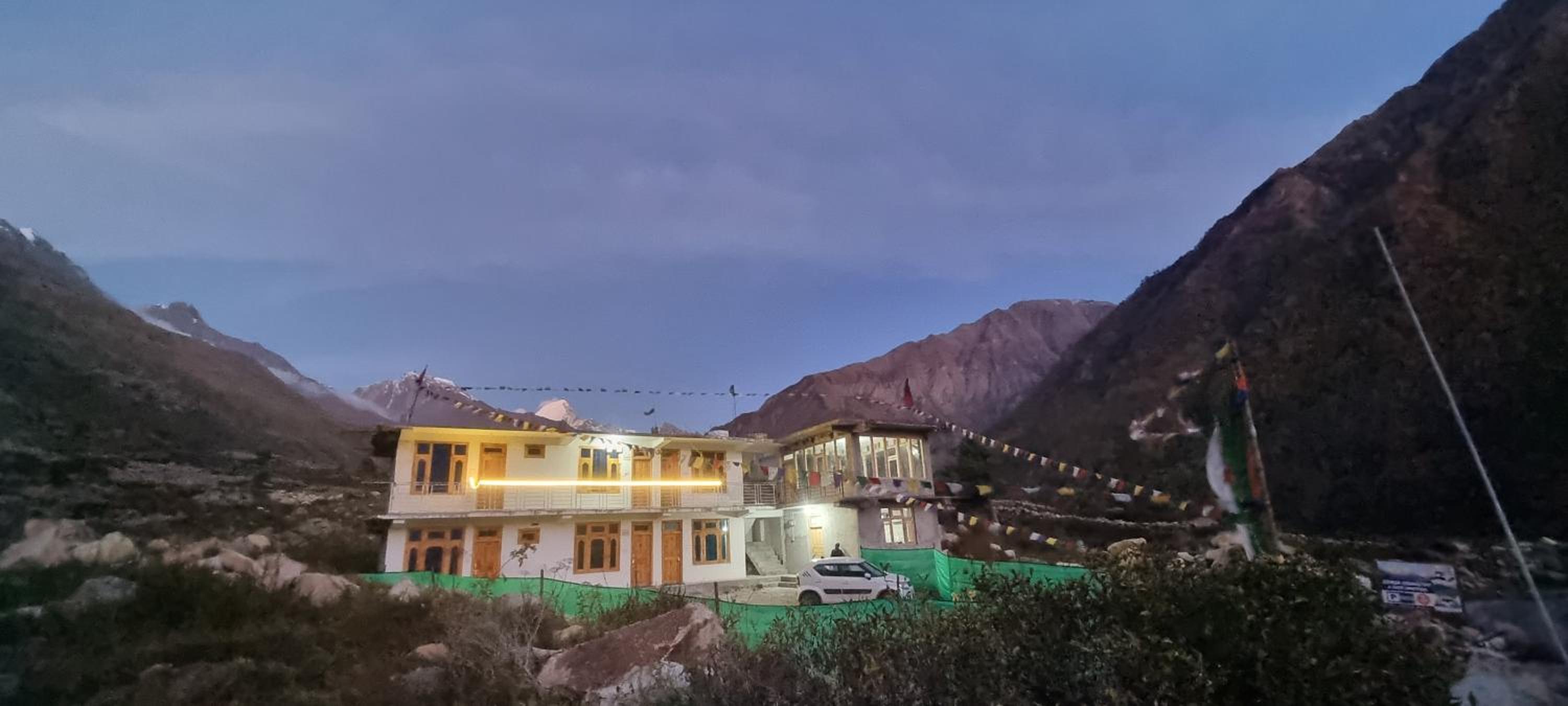 Zomsa Homestay Chitkul