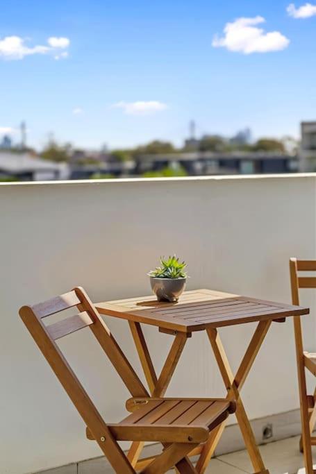 Cozy home - Close to USYD and RPA