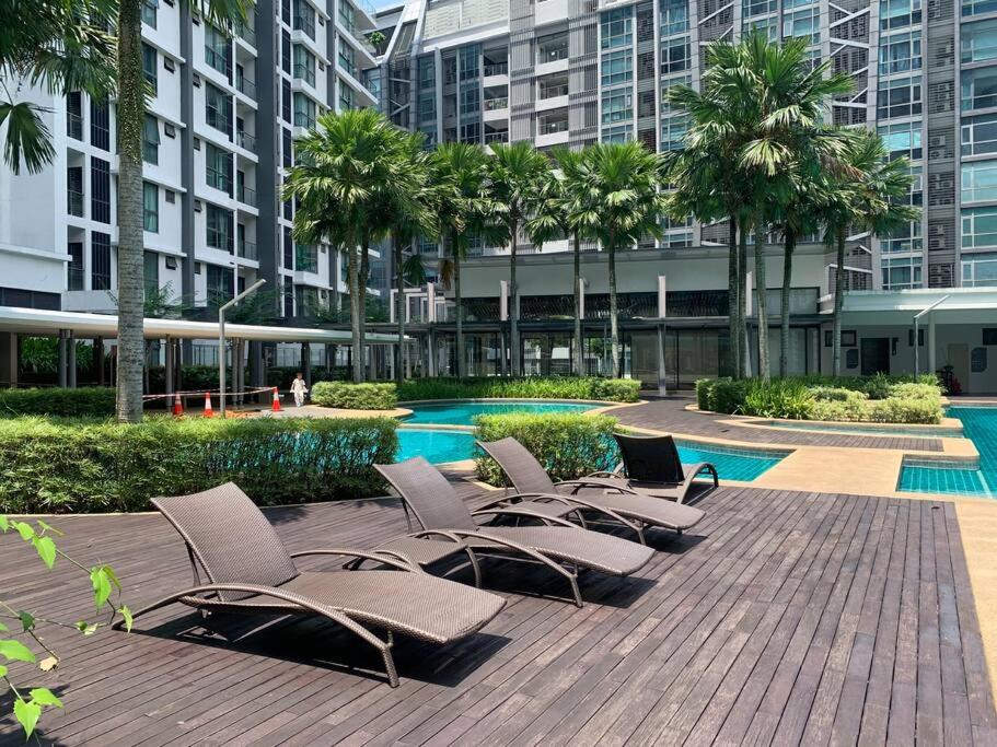 V Residence Suites 5-6pax 3R1B Linked to Sunway Velocity Mall MRT LRT Maluri & Cochrane KLCC View Kuala Lumpur