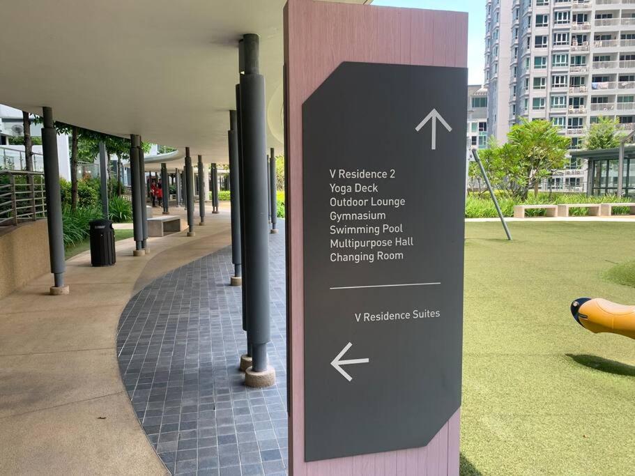 V Residence Suites 5-6pax 3R1B Linked to Sunway Velocity Mall MRT LRT Maluri & Cochrane KLCC View Kuala Lumpur