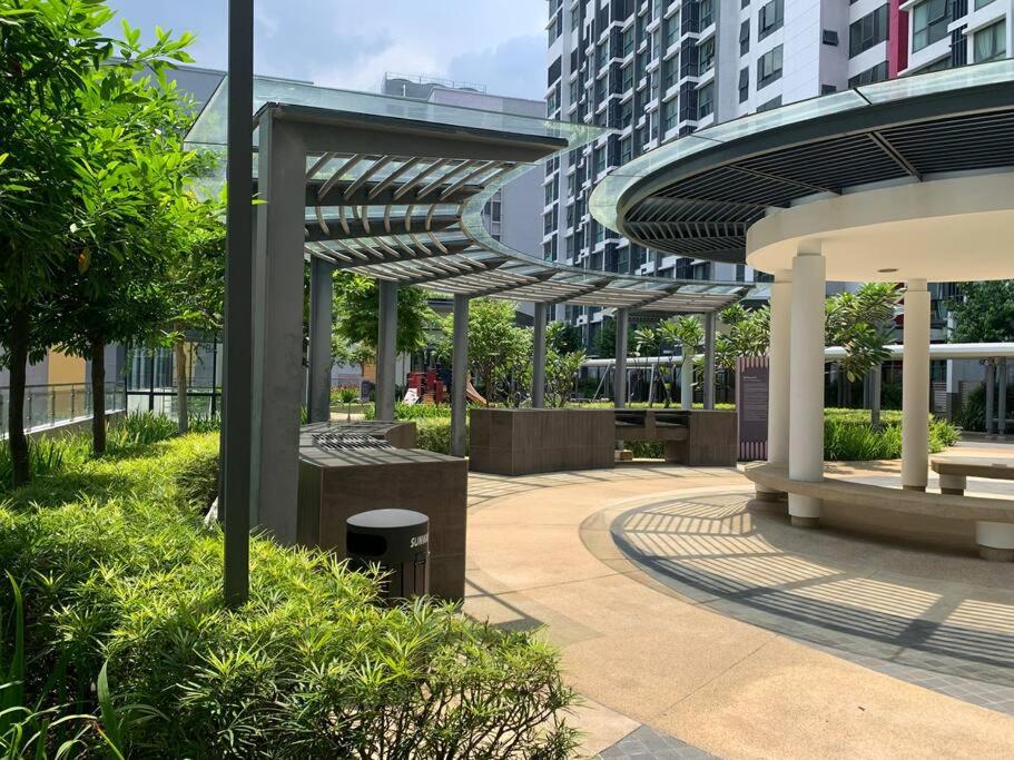 V Residence Suites 5-6pax 3R1B Linked to Sunway Velocity Mall MRT LRT Maluri & Cochrane KLCC View Kuala Lumpur
