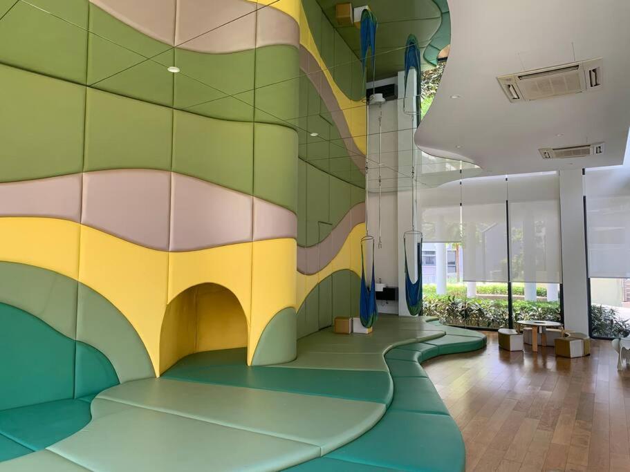 V Residence Suites 5-6pax 3R1B Linked to Sunway Velocity Mall MRT LRT Maluri & Cochrane KLCC View Kuala Lumpur