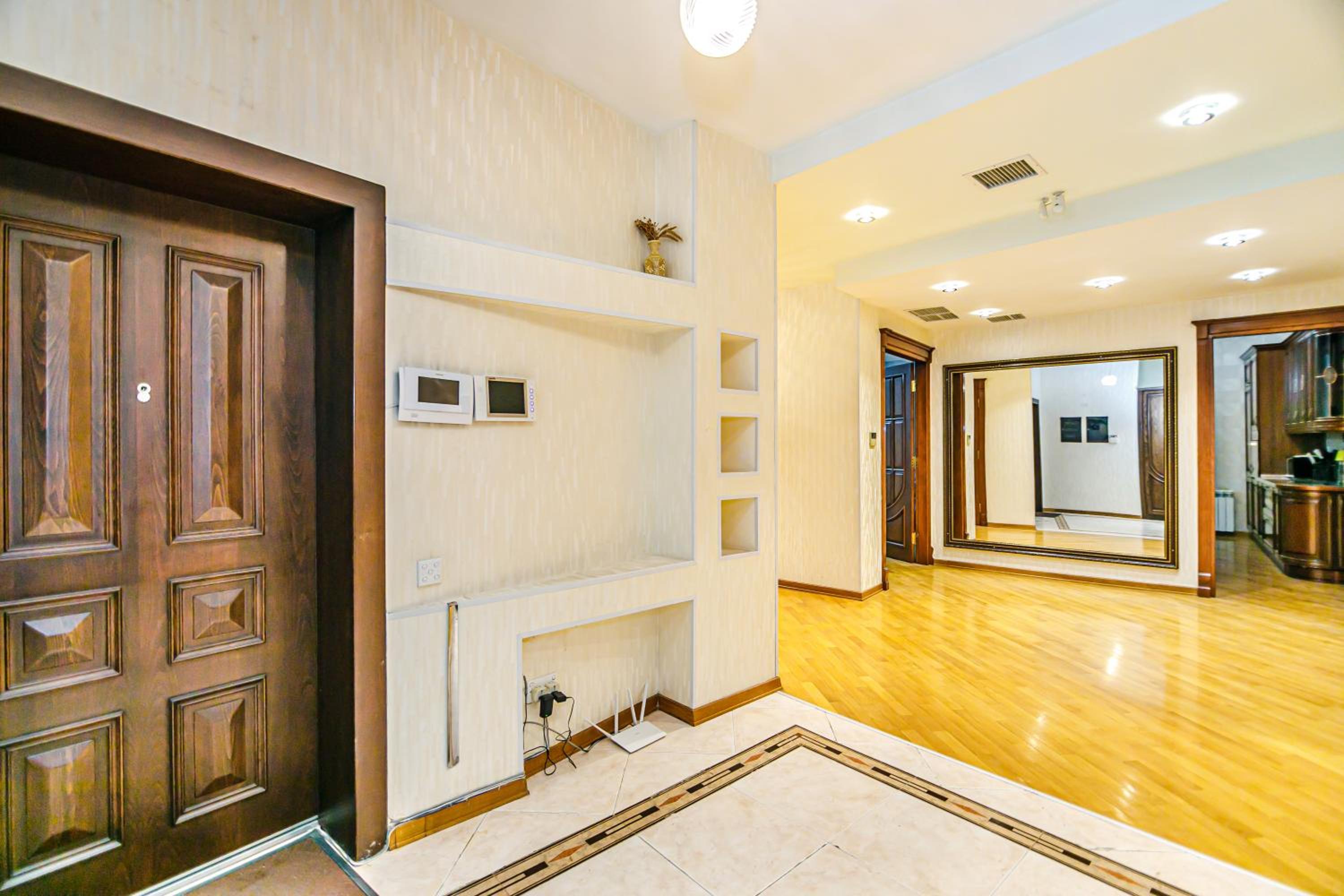 Sweet 4BR Apartment City Center