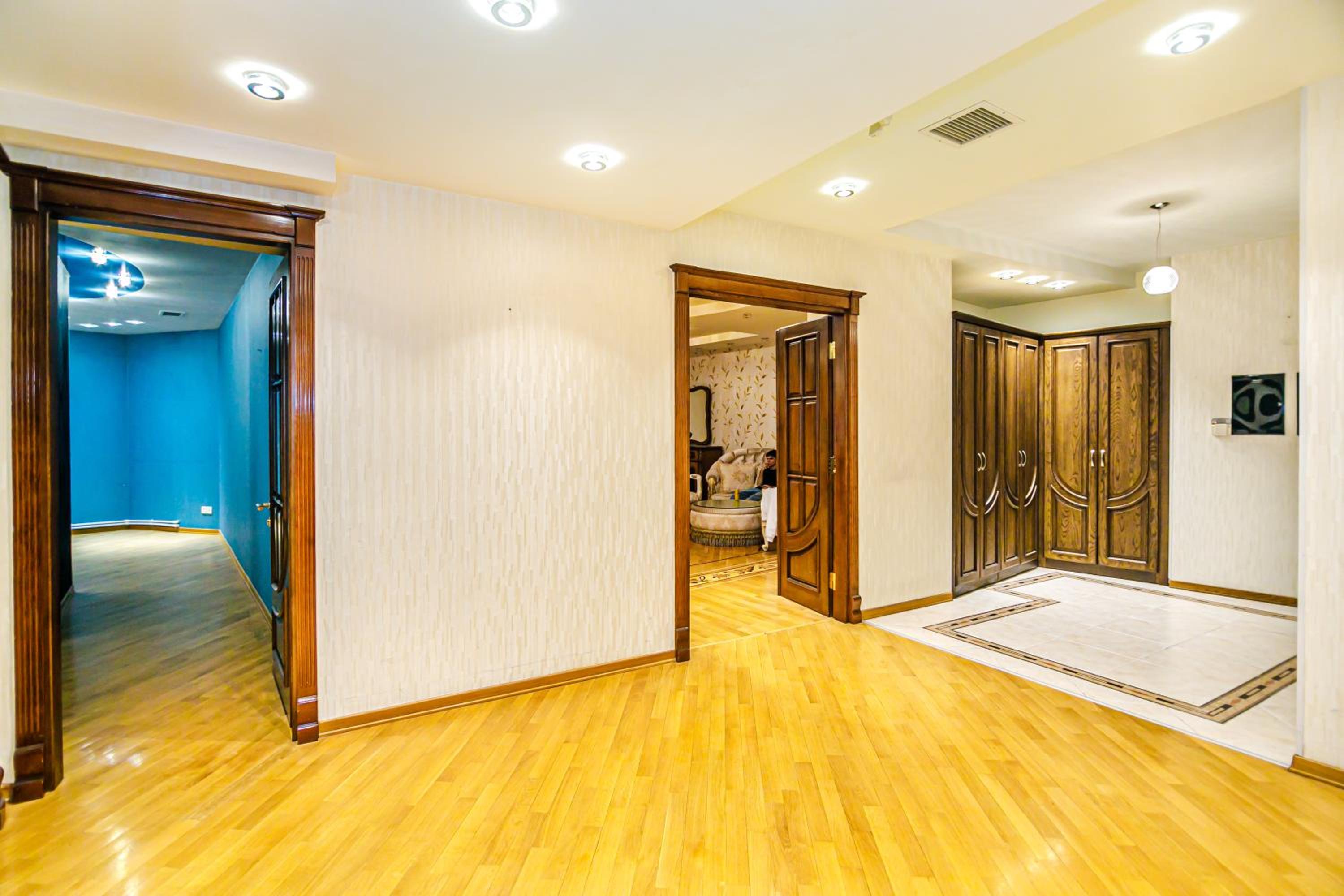 Sweet 4BR Apartment City Center