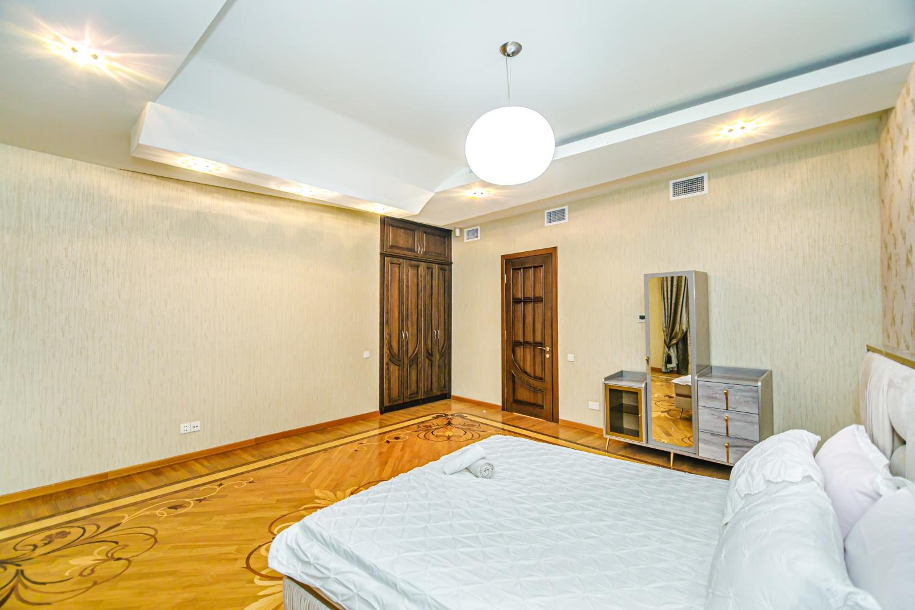 Sweet 4BR Apartment City Center