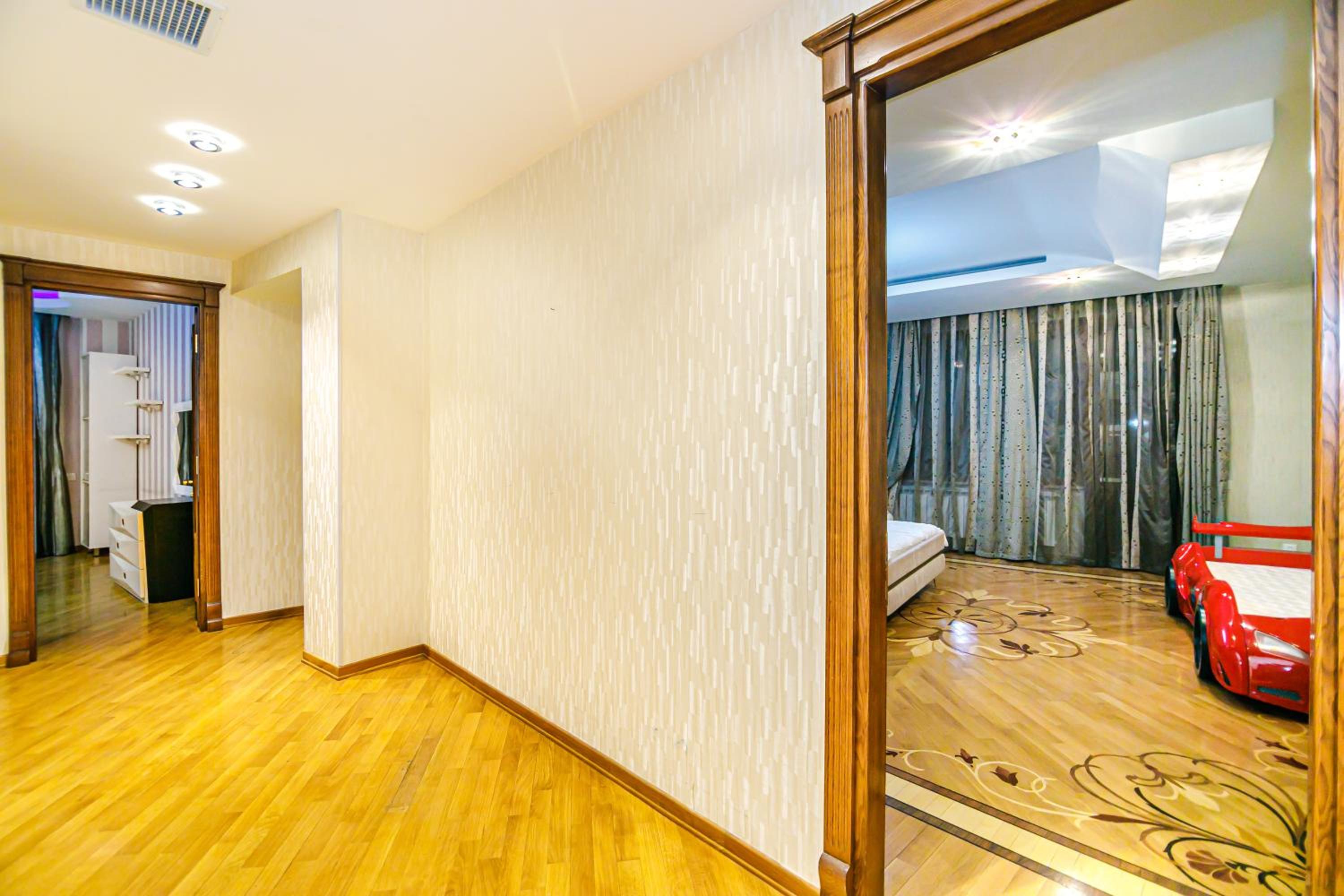 Sweet 4BR Apartment City Center