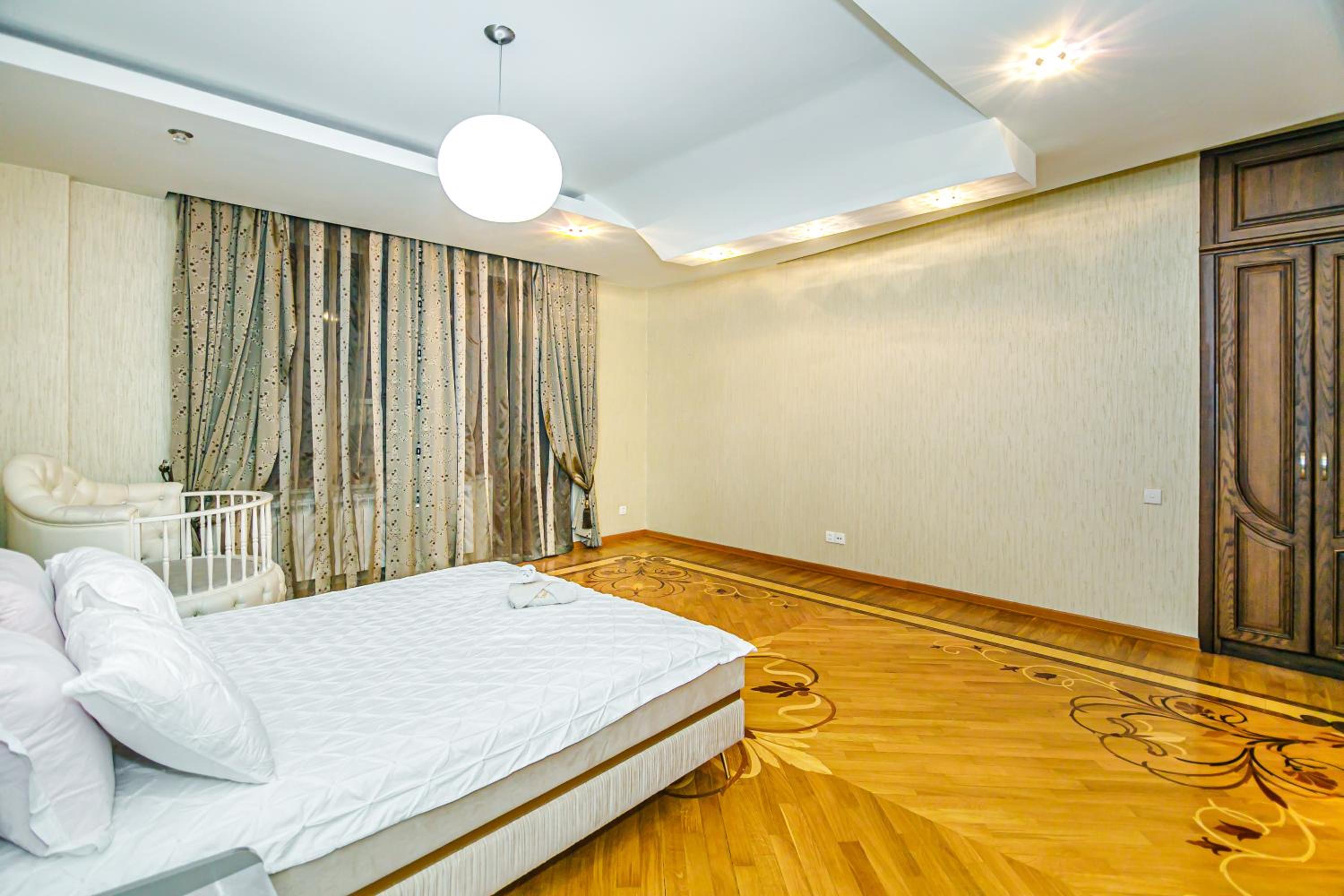 Sweet 4BR Apartment City Center
