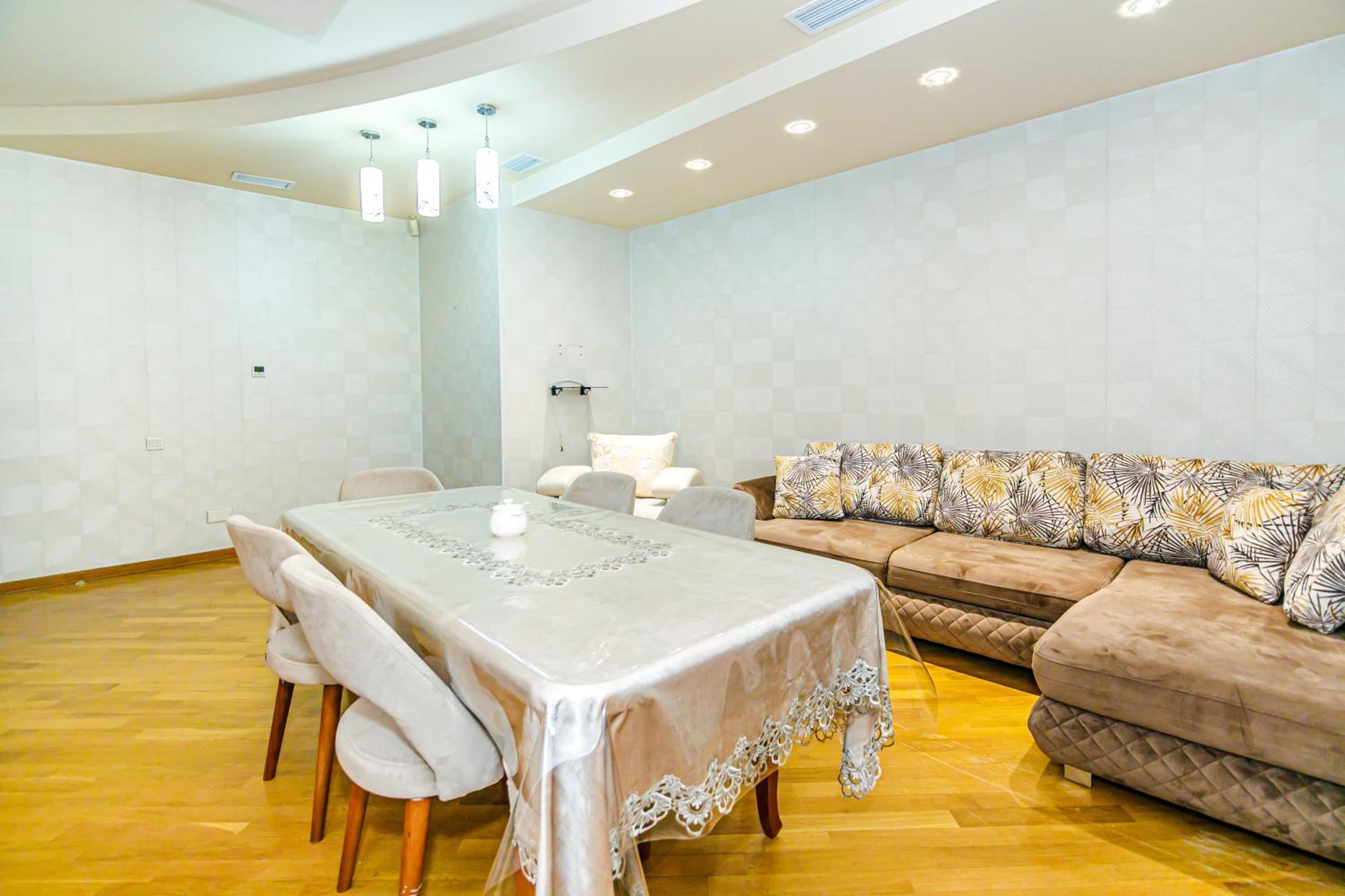 Sweet 4BR Apartment City Center