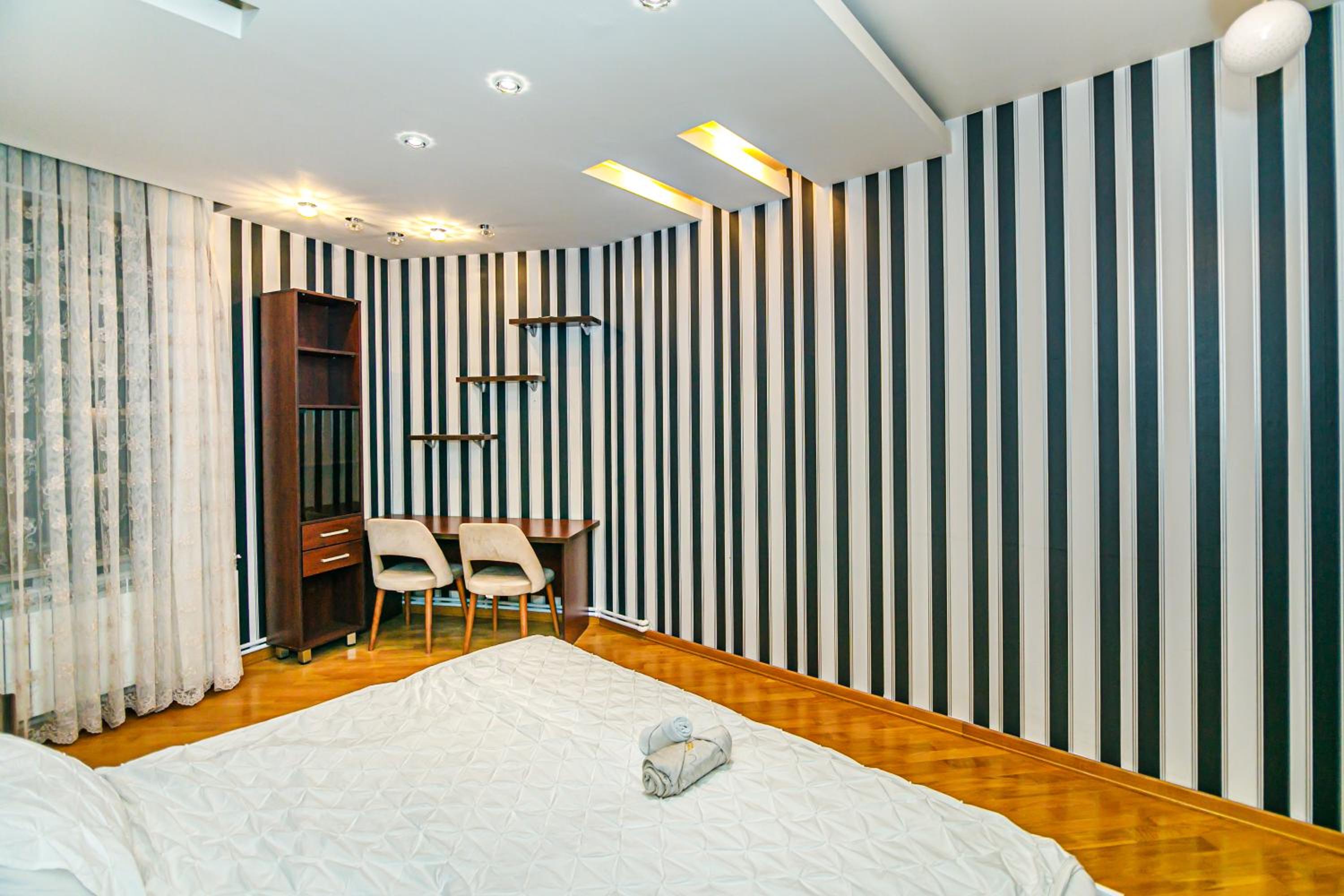 Sweet 4BR Apartment City Center