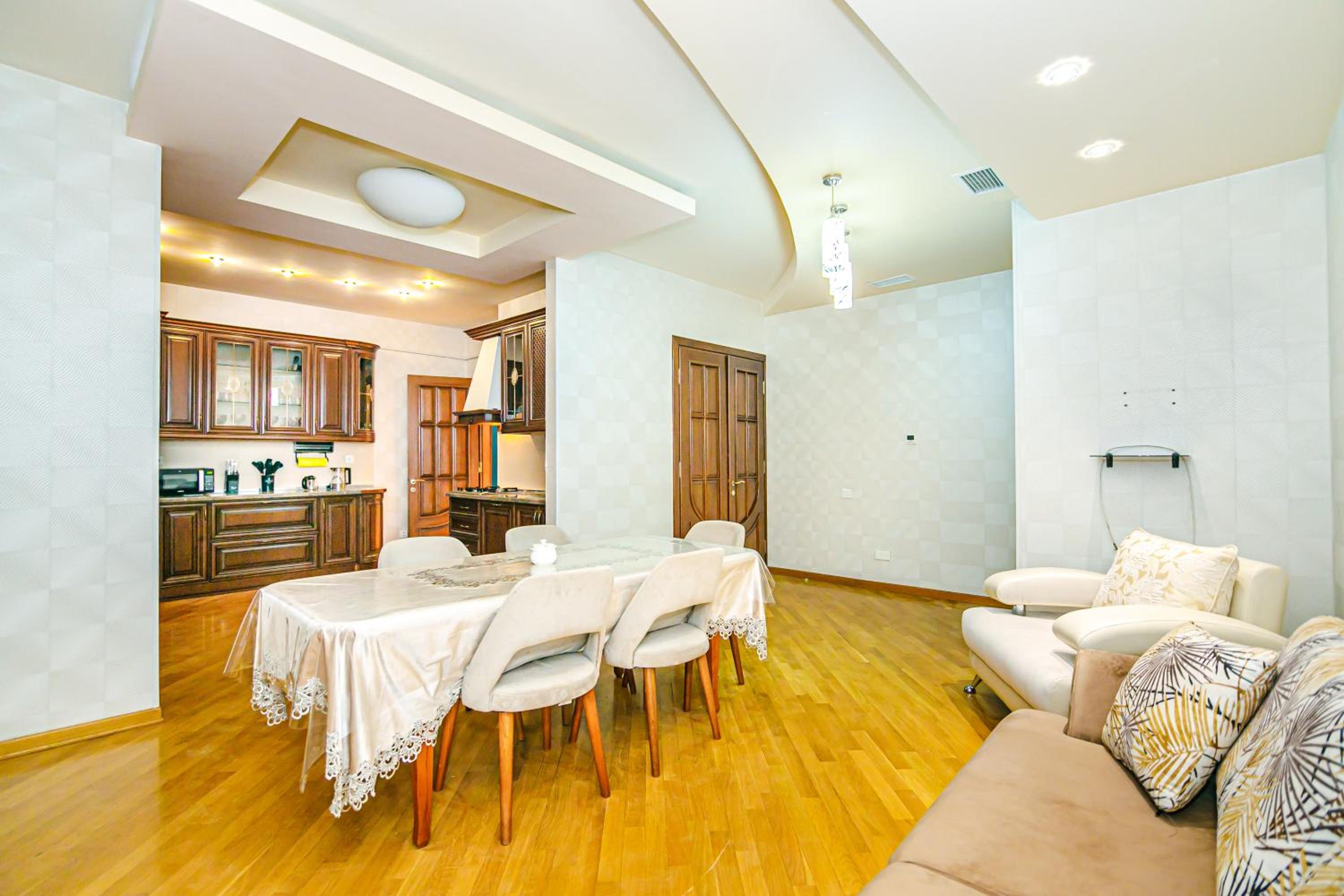Sweet 4BR Apartment City Center