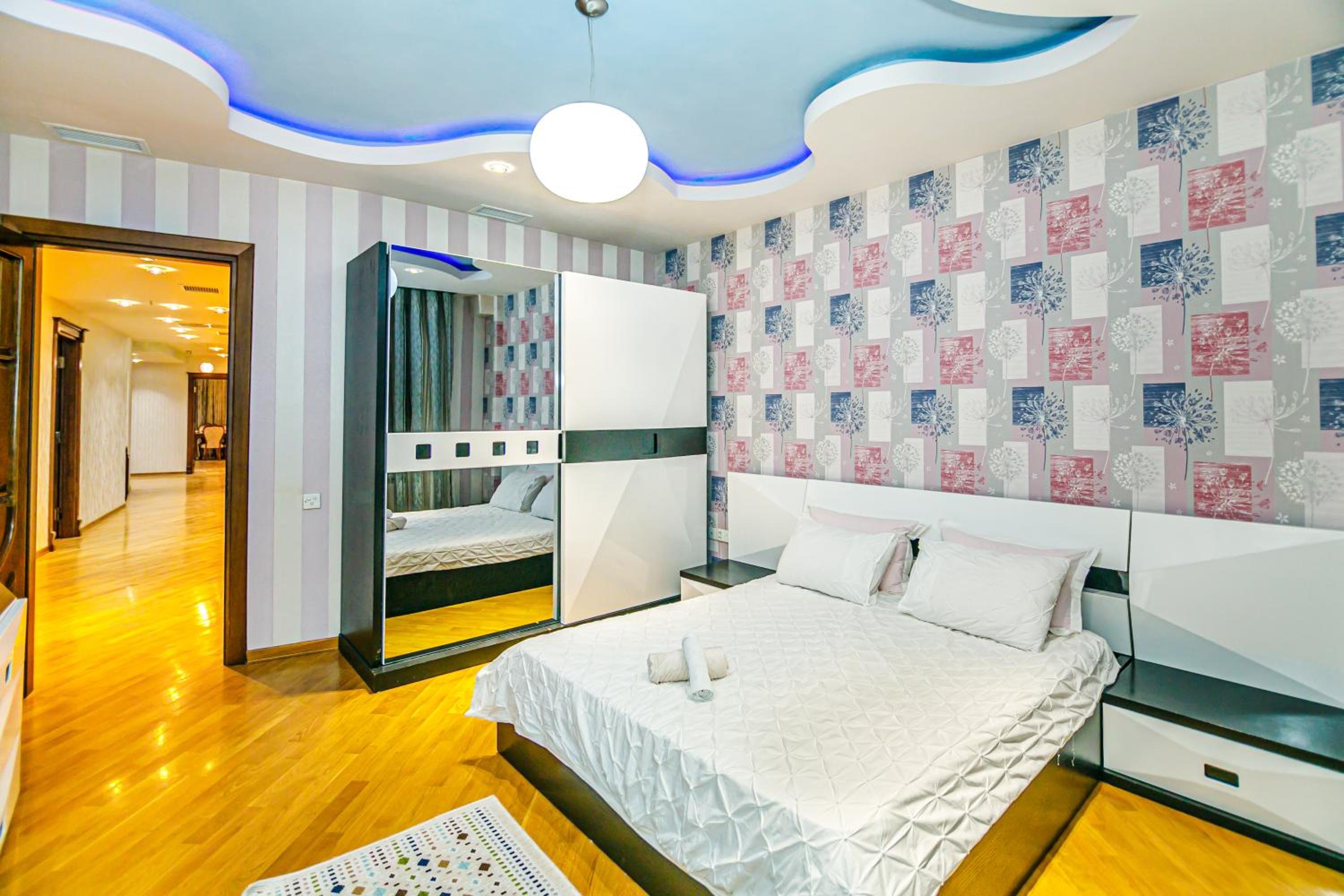 Sweet 4BR Apartment City Center