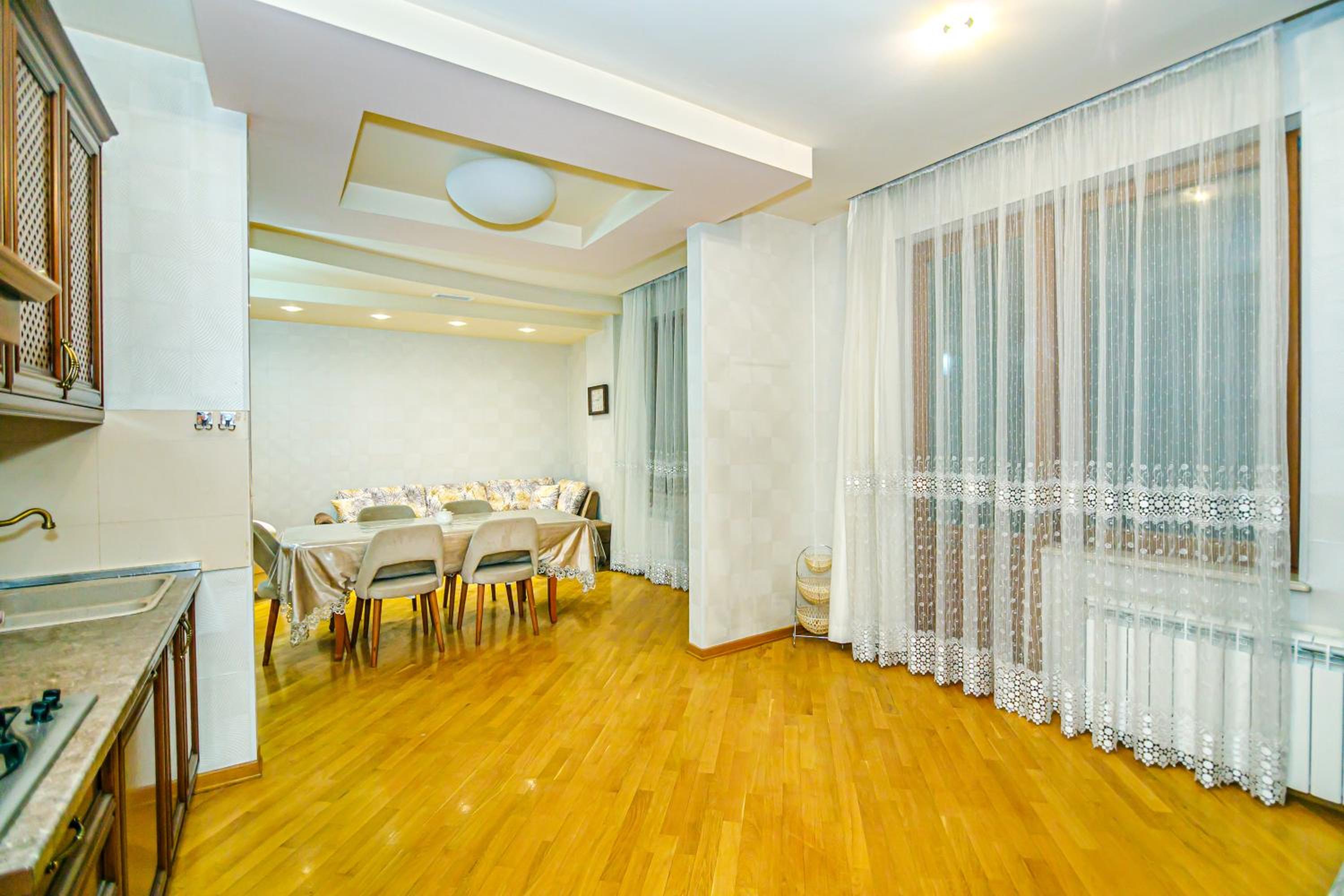 Sweet 4BR Apartment City Center