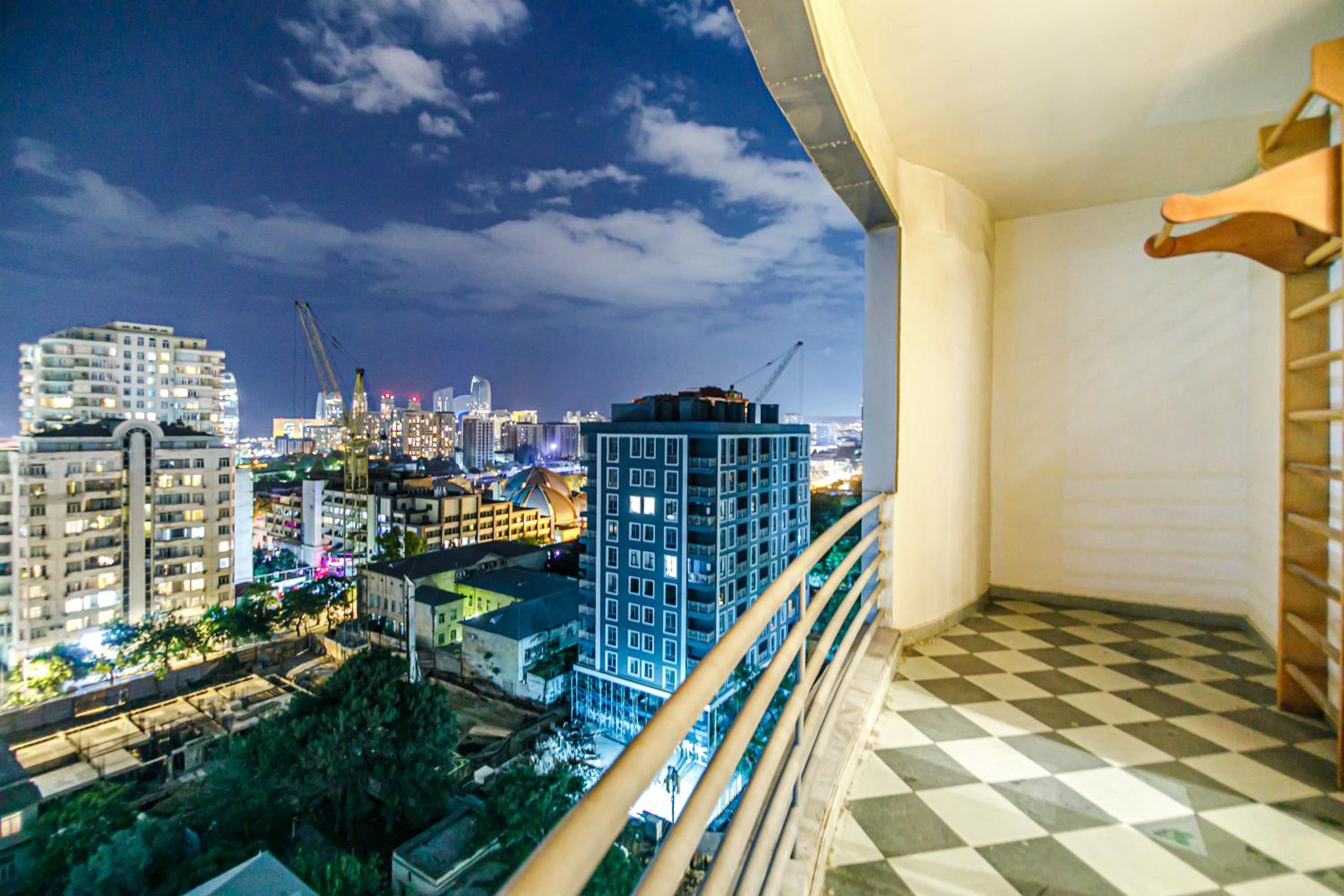 Sweet 4BR Apartment City Center