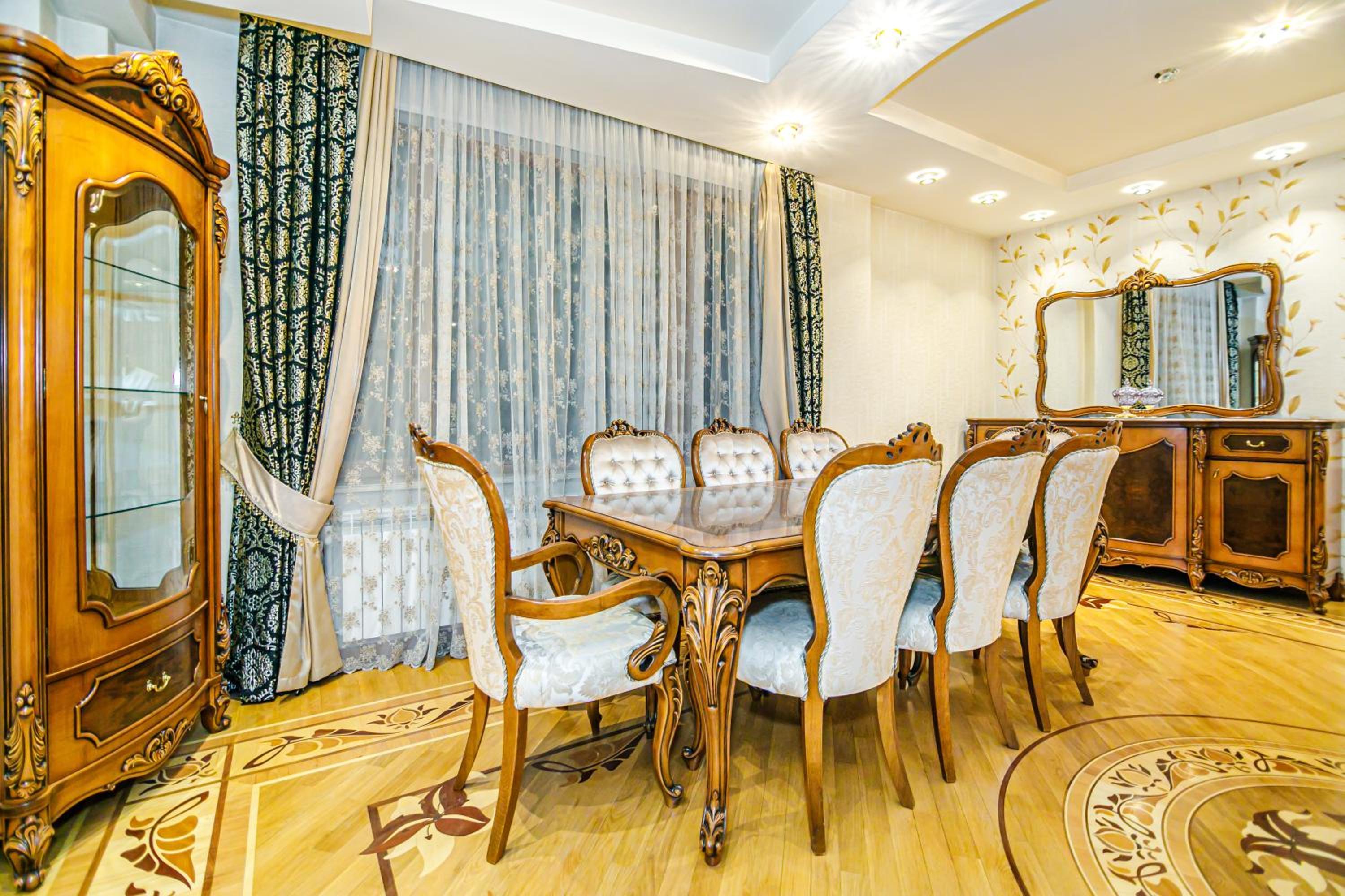 Sweet 4BR Apartment City Center