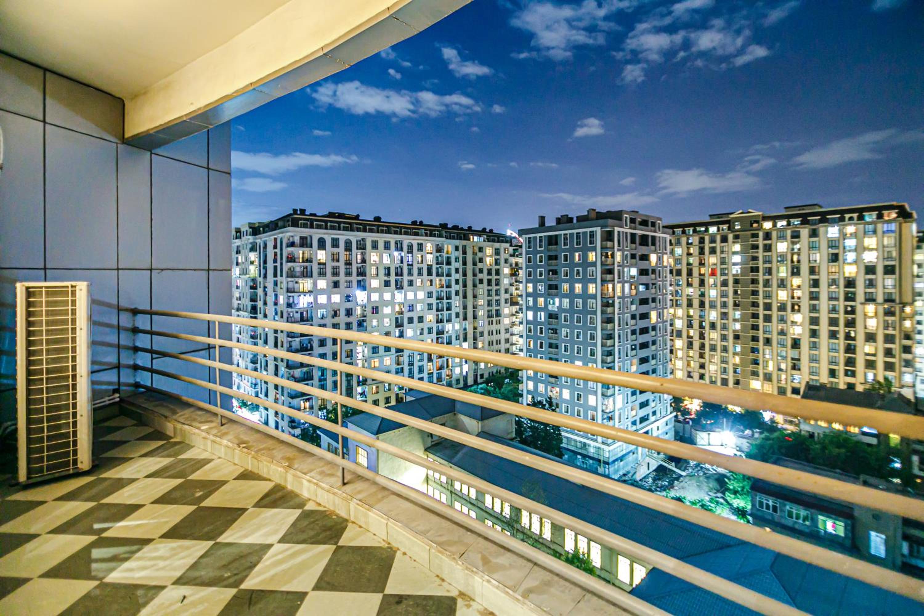 Sweet 4BR Apartment City Center