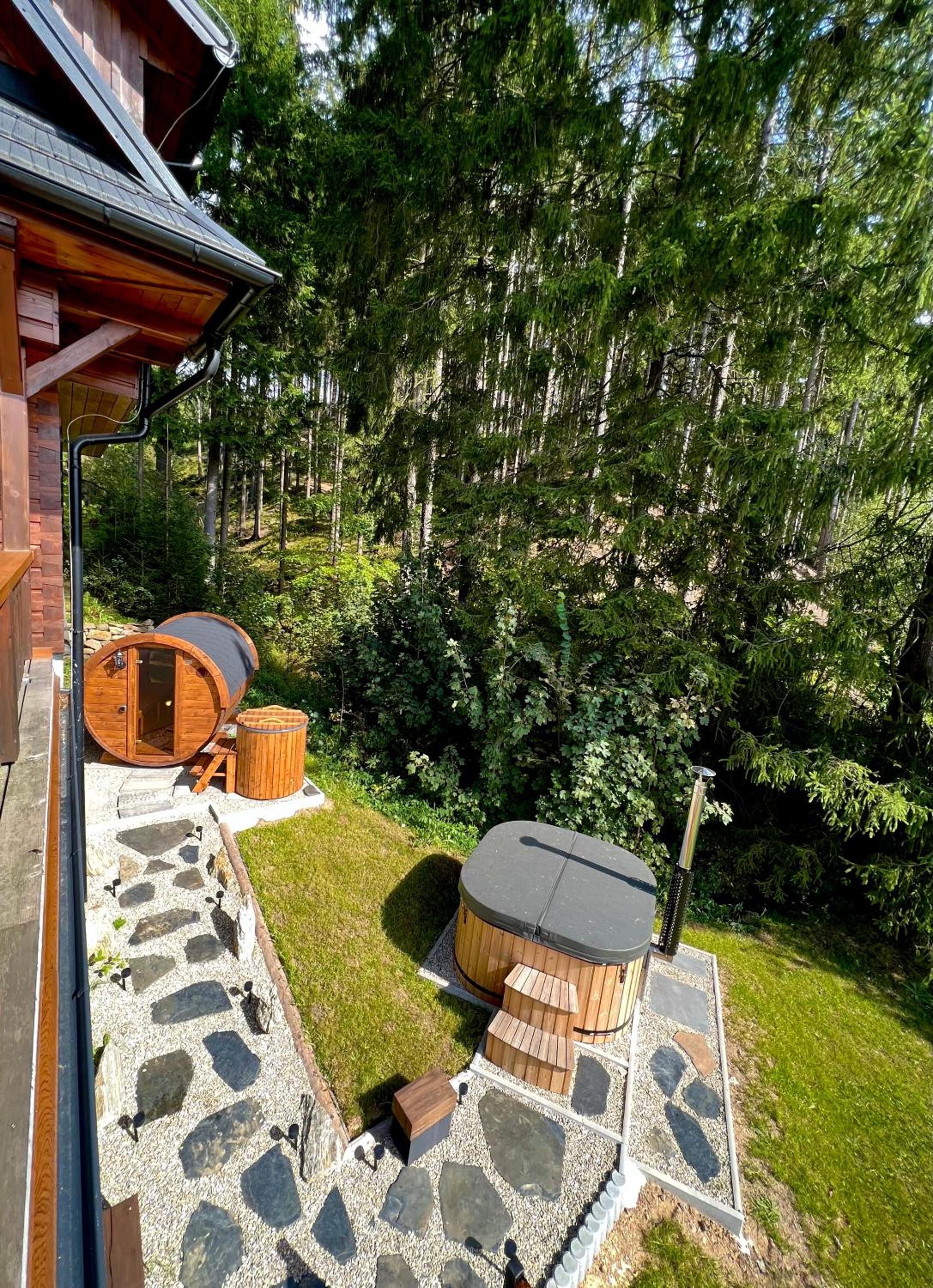 Chata na přehradě s vlastním wellness view 2