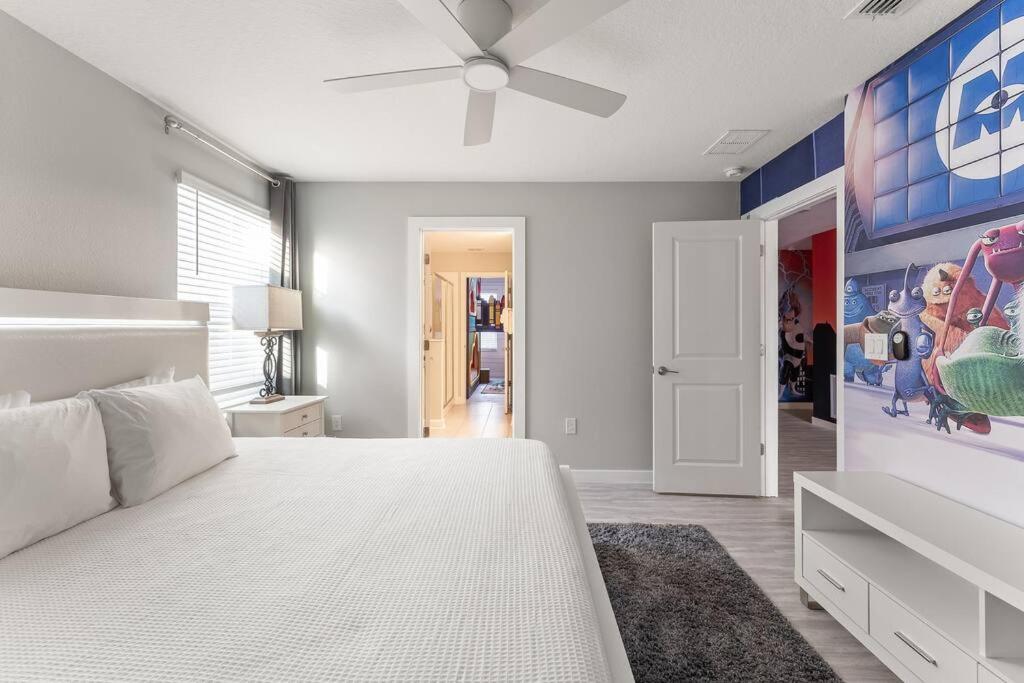 Lakefront 9BR Resort Pool Home Near Disney World