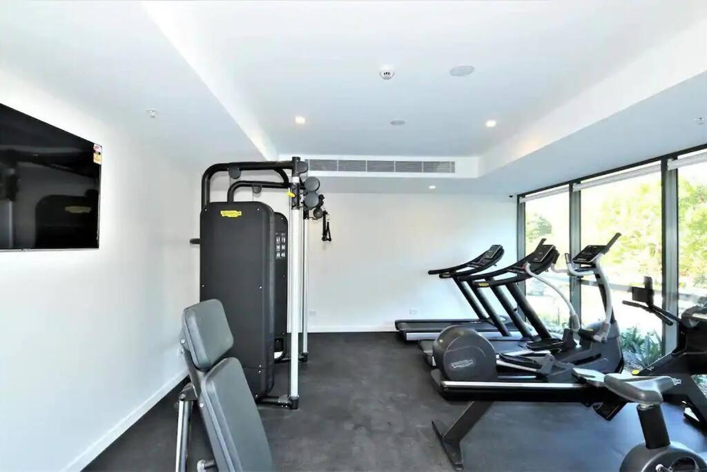 Walk To Shopping & University Premium Apartment