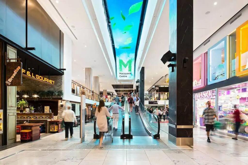 Walk To Shopping & University Premium Apartment
