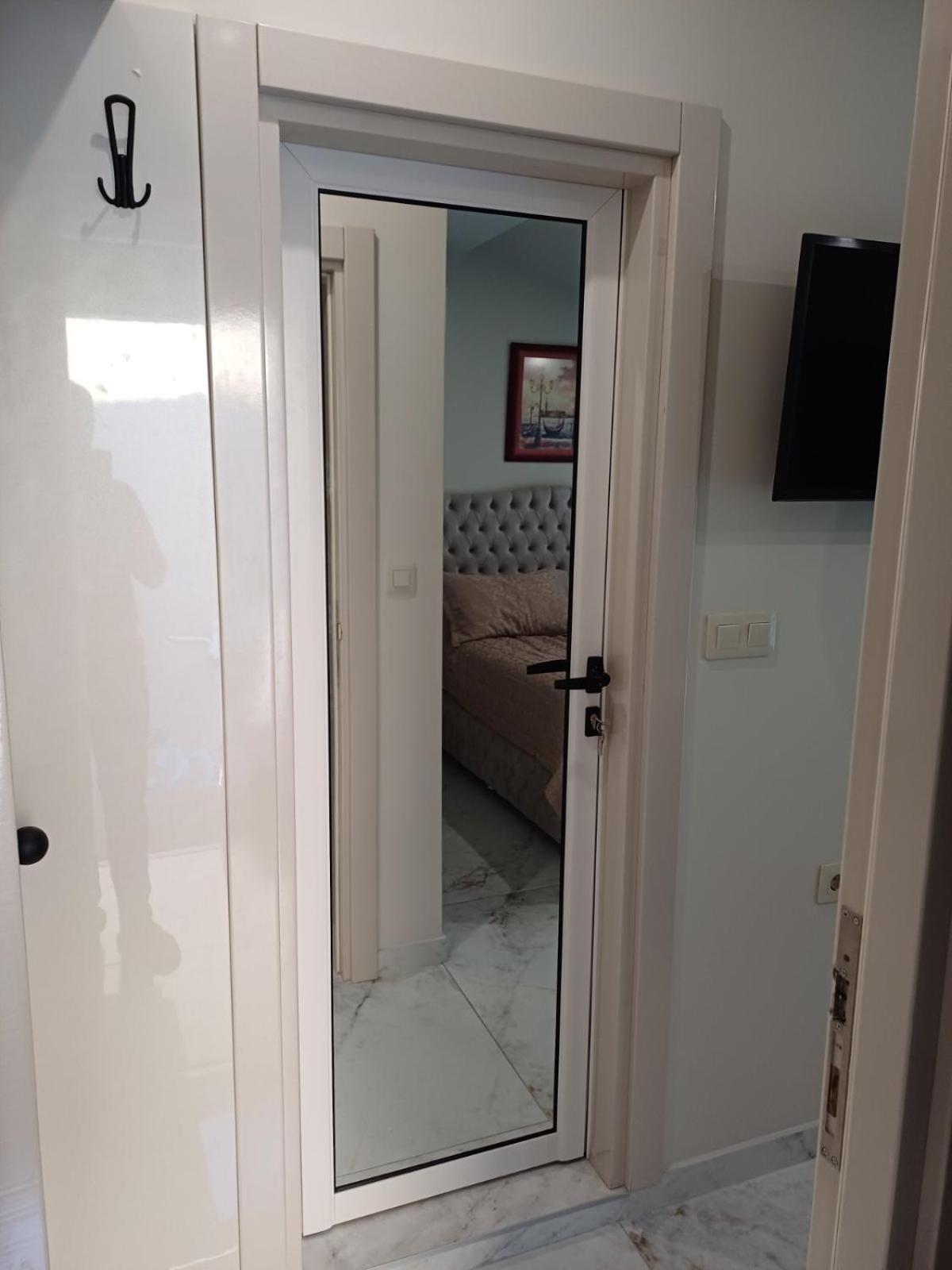 Luxurious House with Deluxe rooms & Free Secured Parking