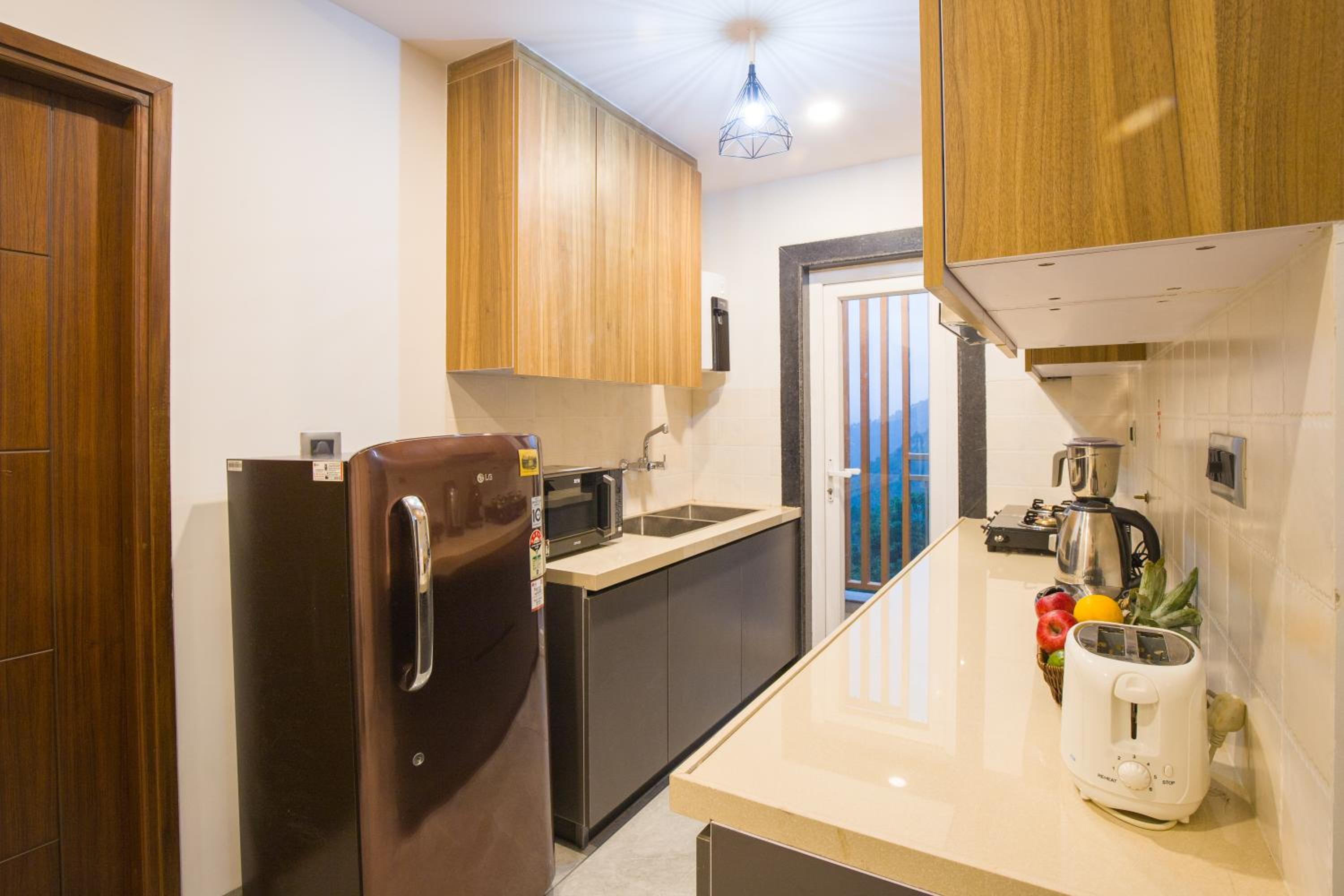 Alaya Stays 3 BHK Apartment with Scenic views - Cliff Perch view 5