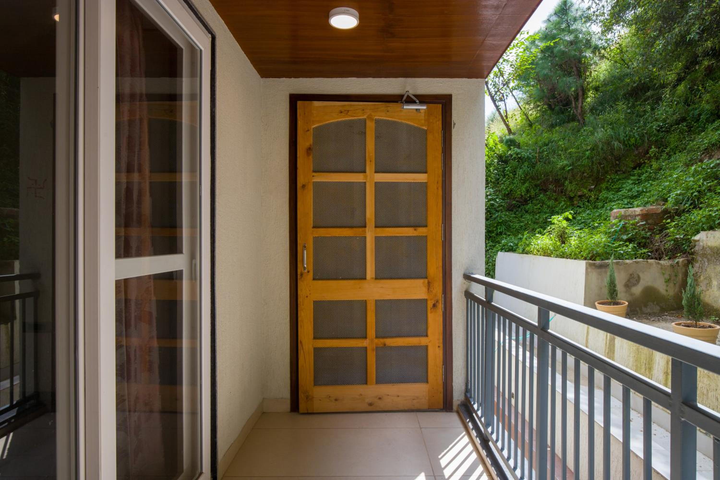 Alaya Stays 3 BHK Apartment with Scenic views - Cliff Perch view 3