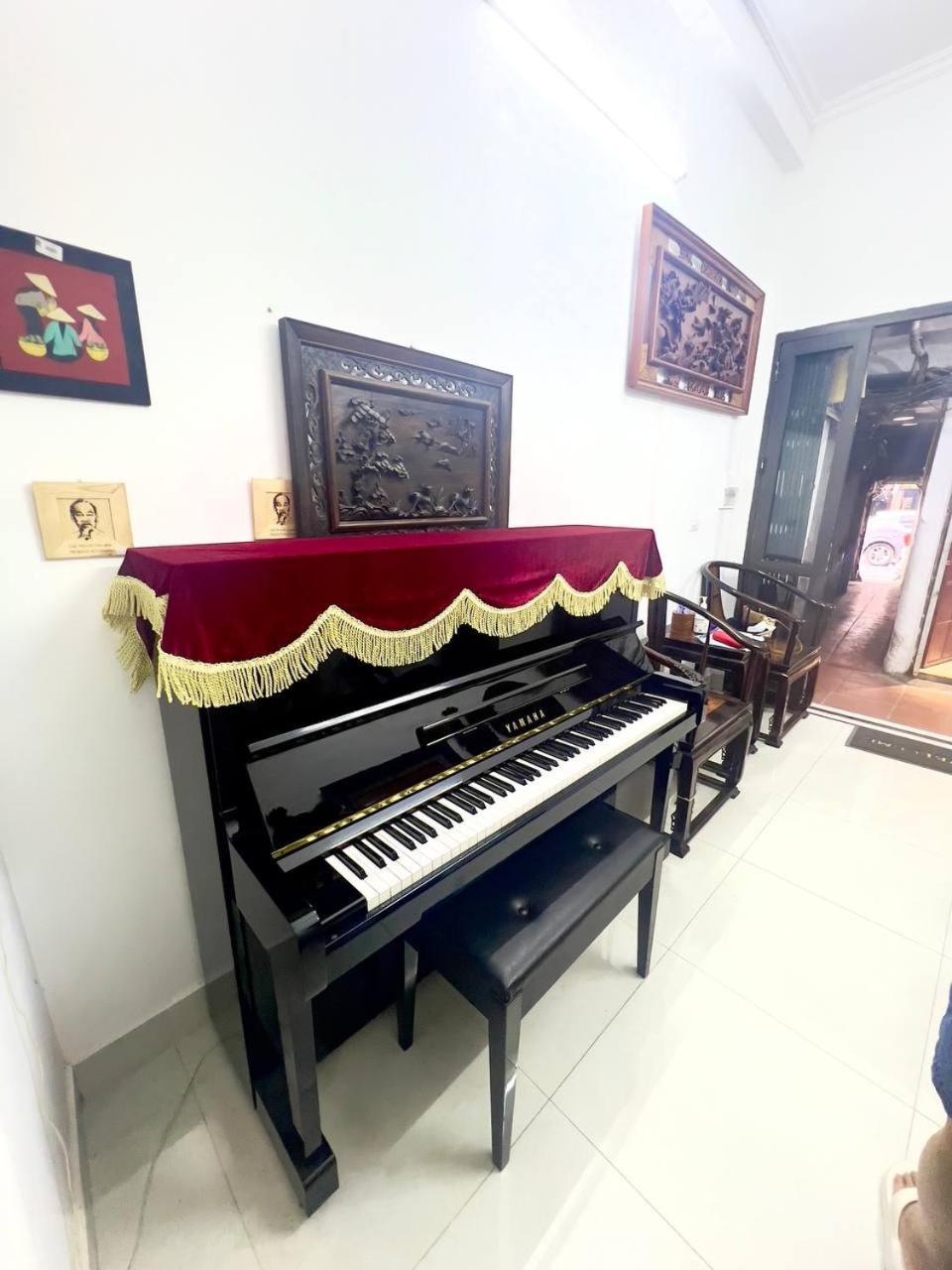 Old Quarter Heart 2 min walk to Hoan Kiem Lake PRIME LOCATION