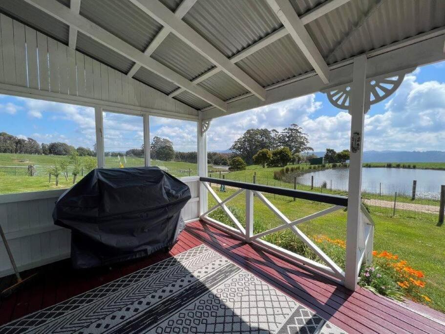 The Lake House, Highgrove- Quiet secluded comfort