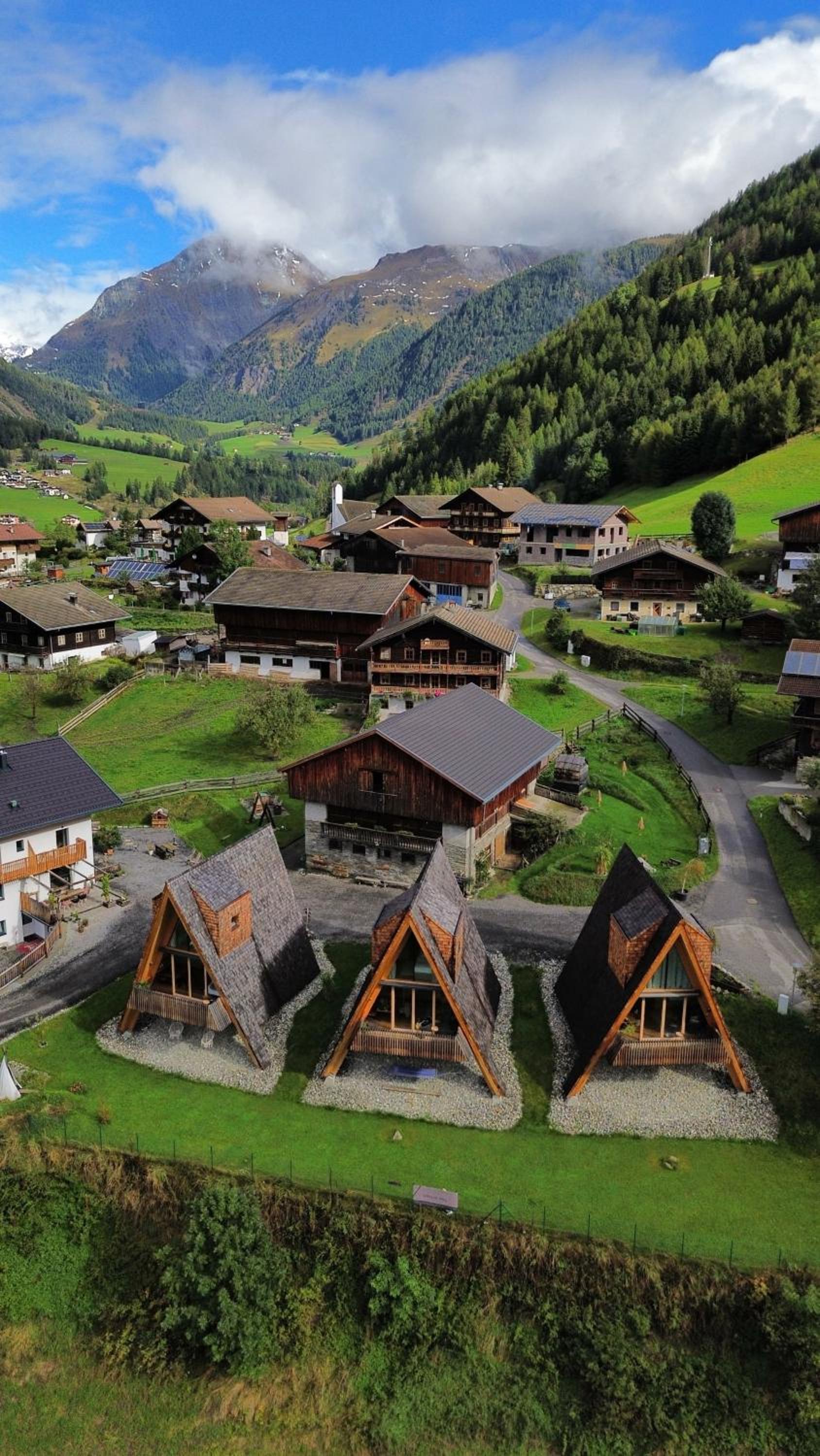 Collis Hill Chalets & Hotel