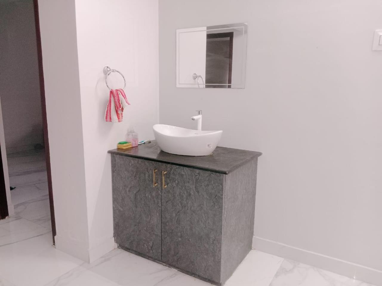 PN Guest House-AALA