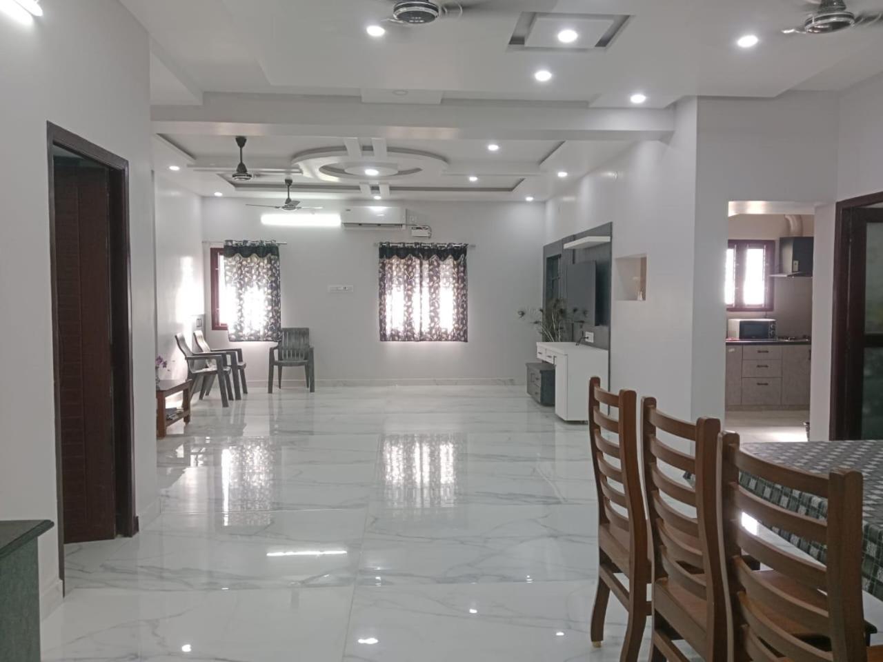 PN Guest House-AALA