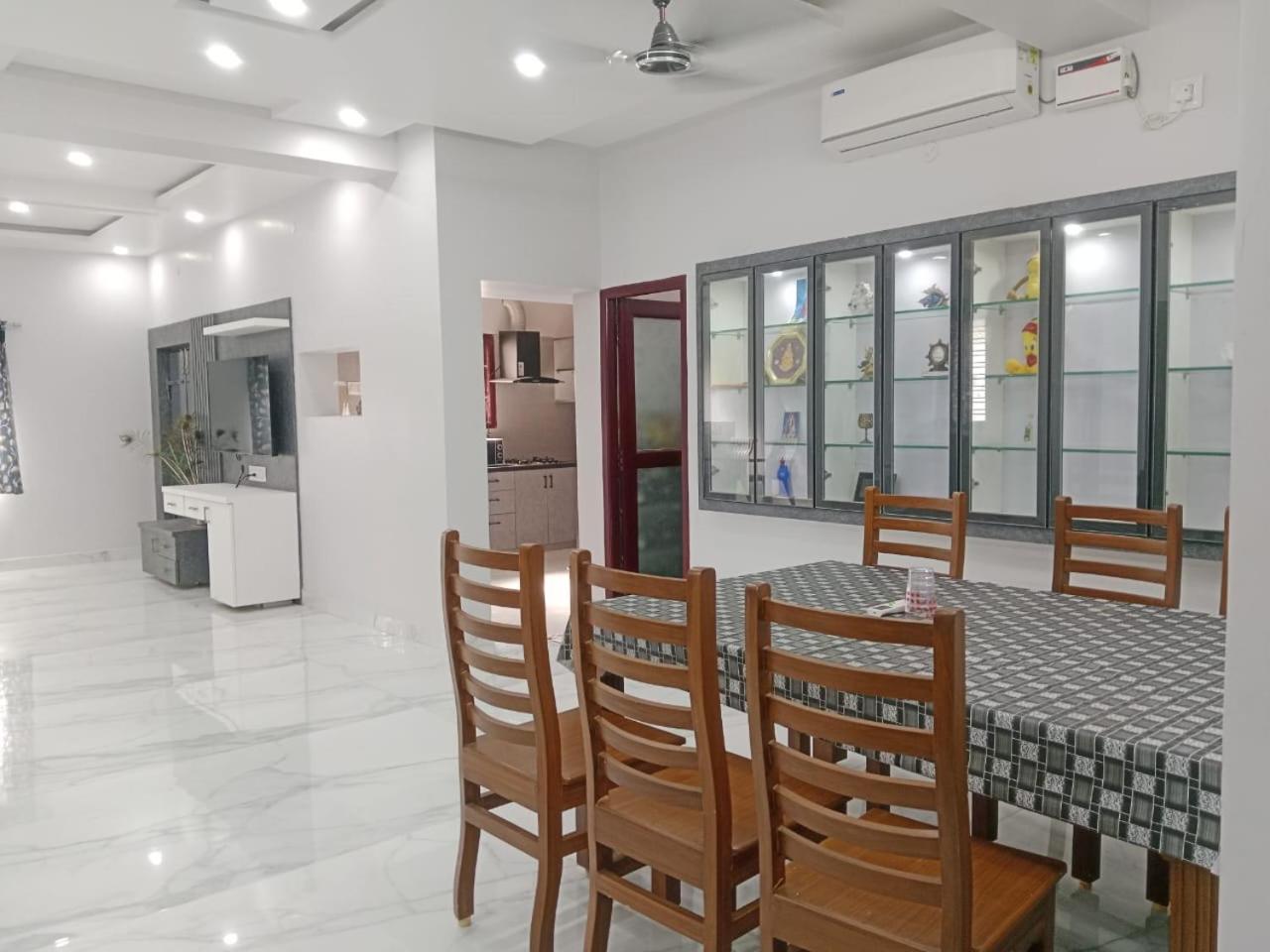 PN Guest House-AALA