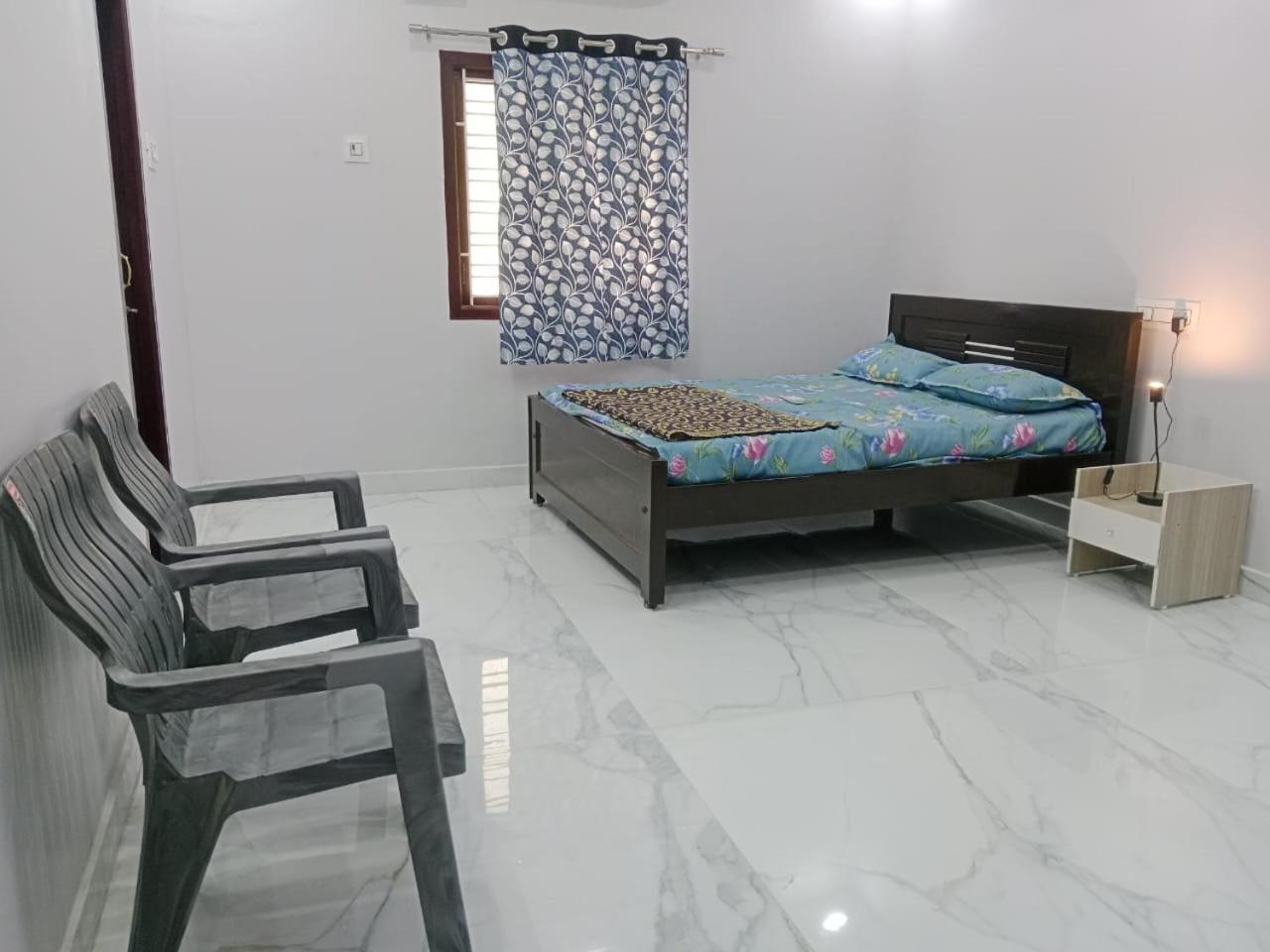 PN Guest House-AALA