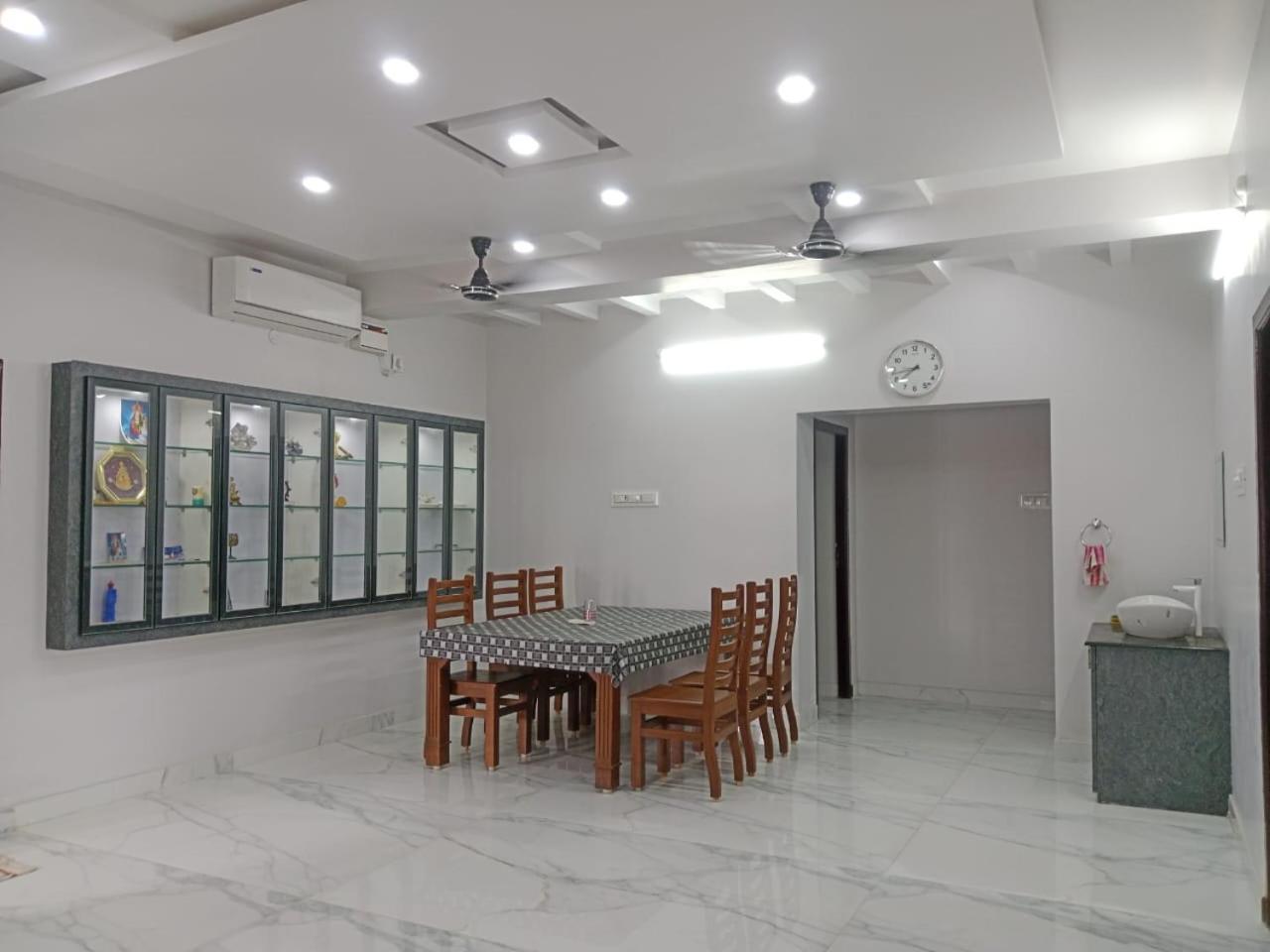 PN Guest House-AALA