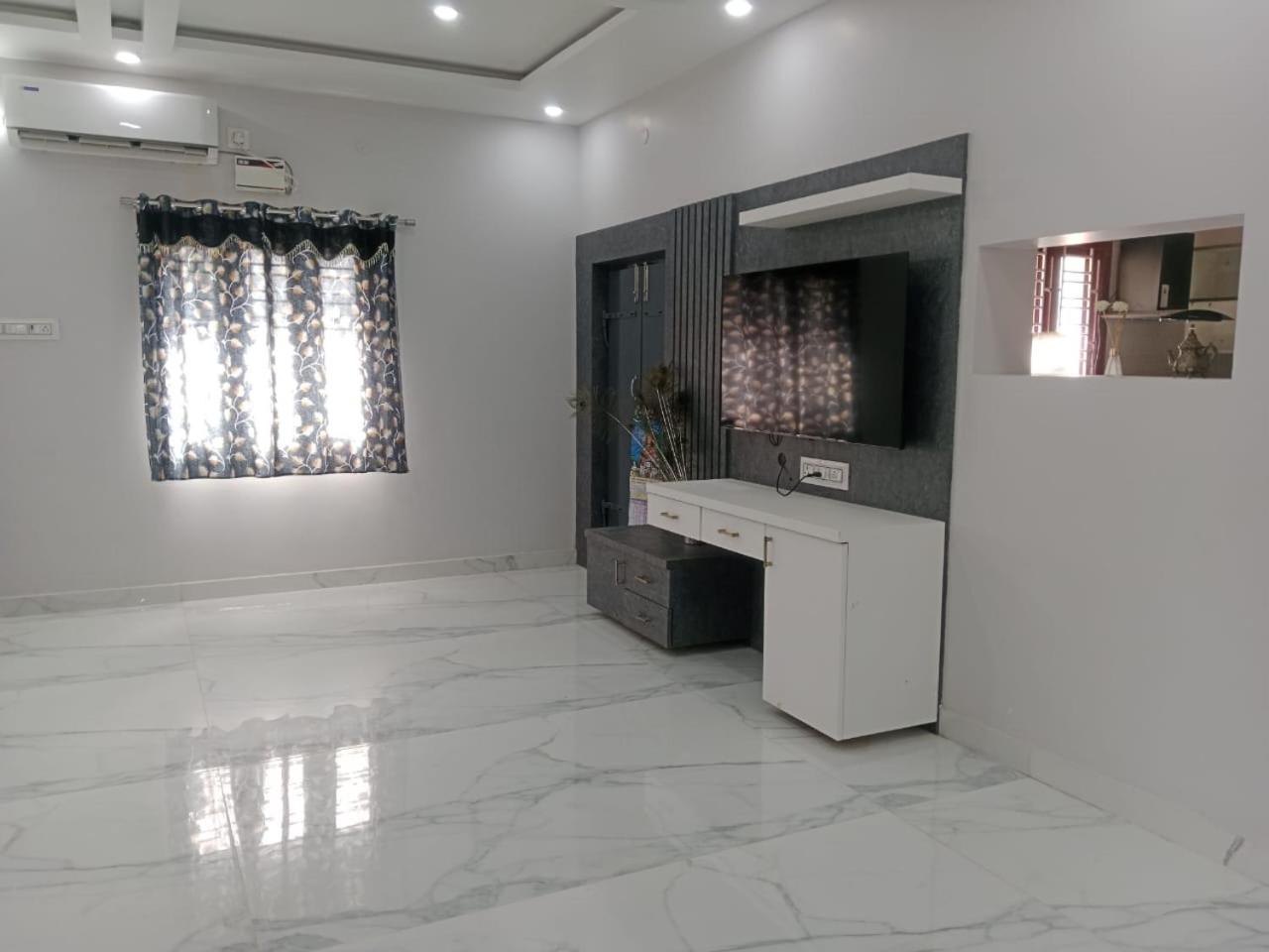 PN Guest House-AALA
