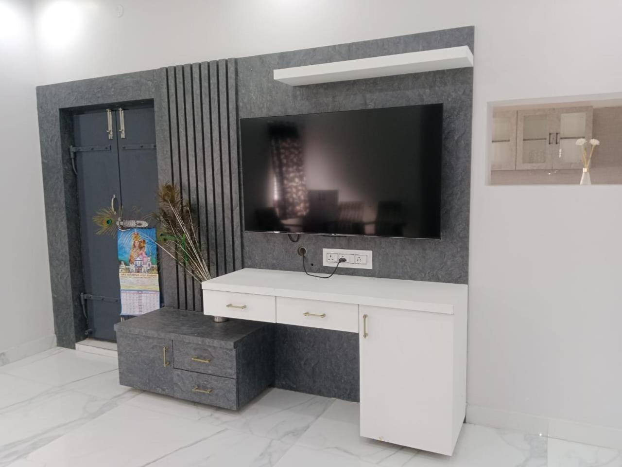 PN Guest House-AALA
