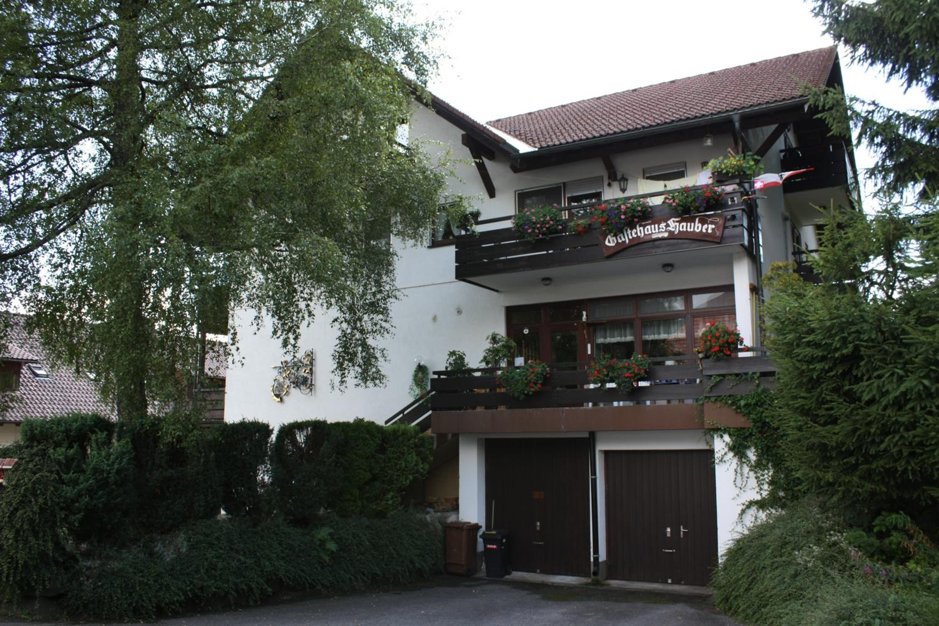 Doppelzimmer Heimatliebe mit schönem Balkon - Pension Hauber