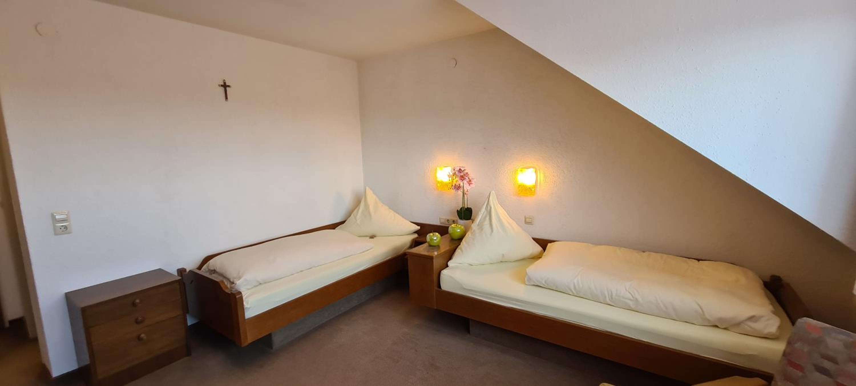 Doppelzimmer Bergblick mit 2 Einzelbetten - Pension Hauber