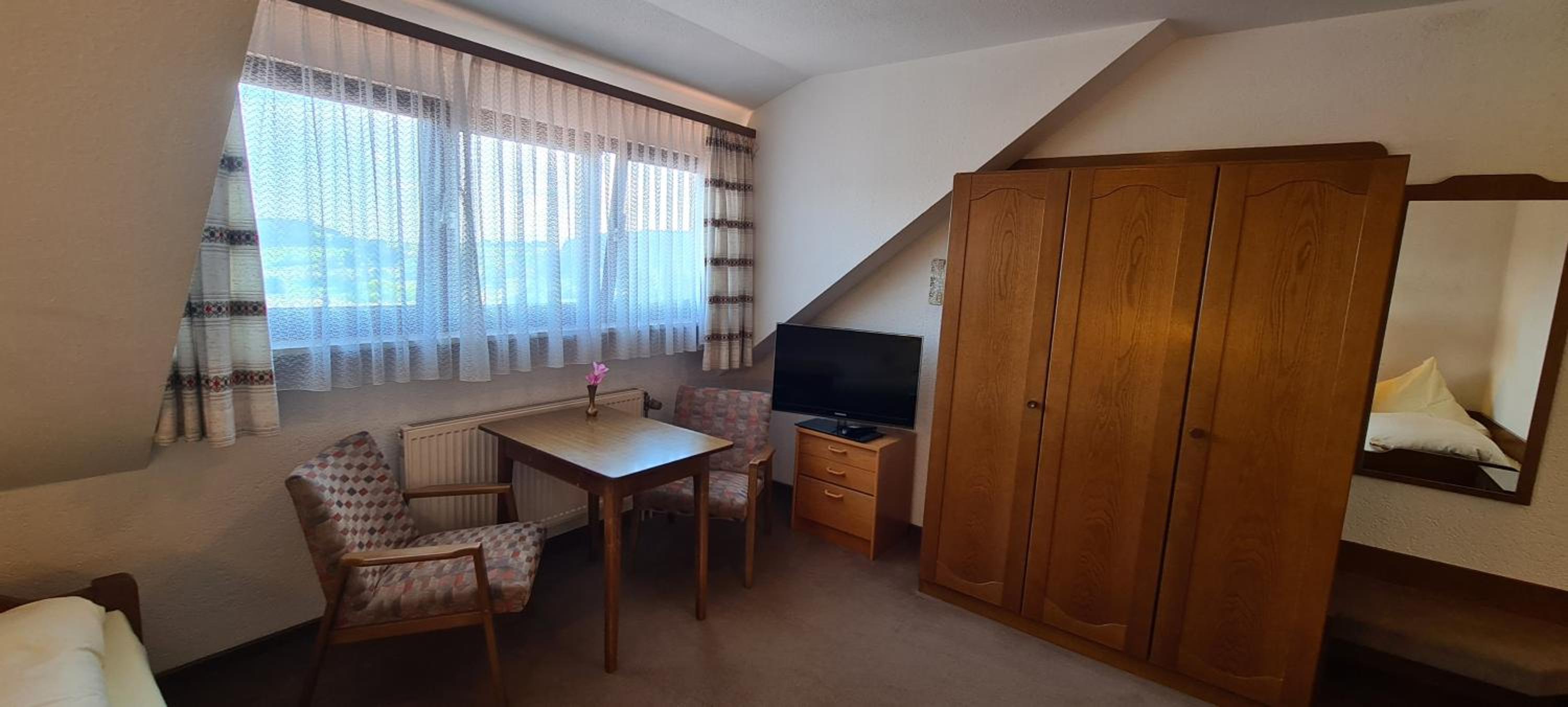 Doppelzimmer Bergblick mit 2 Einzelbetten - Pension Hauber