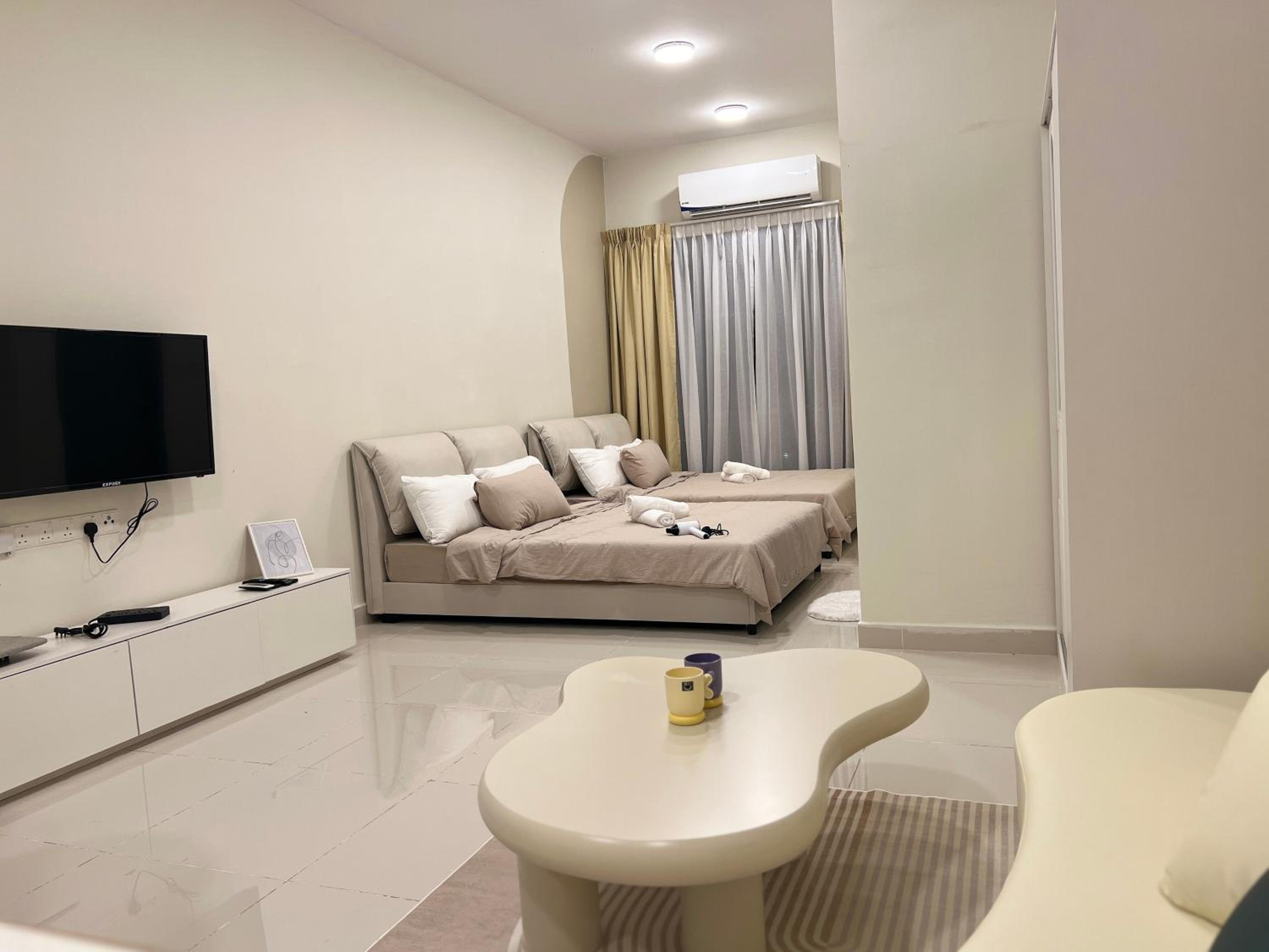 Core Soho Suite Muji Quad Studio 4Pax Sepang KLIA by Our Stay photo 2
