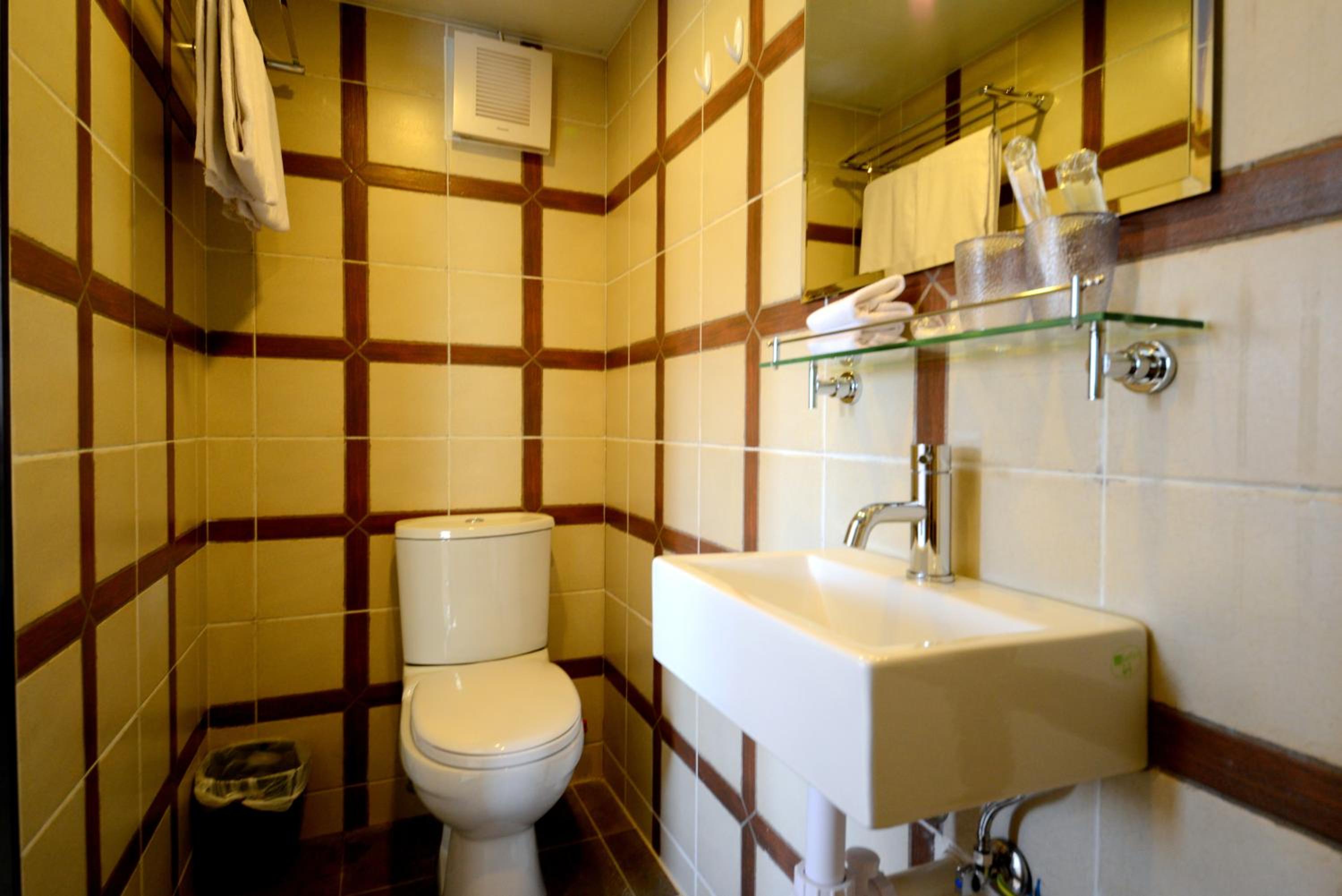 B & B Cheung Chau