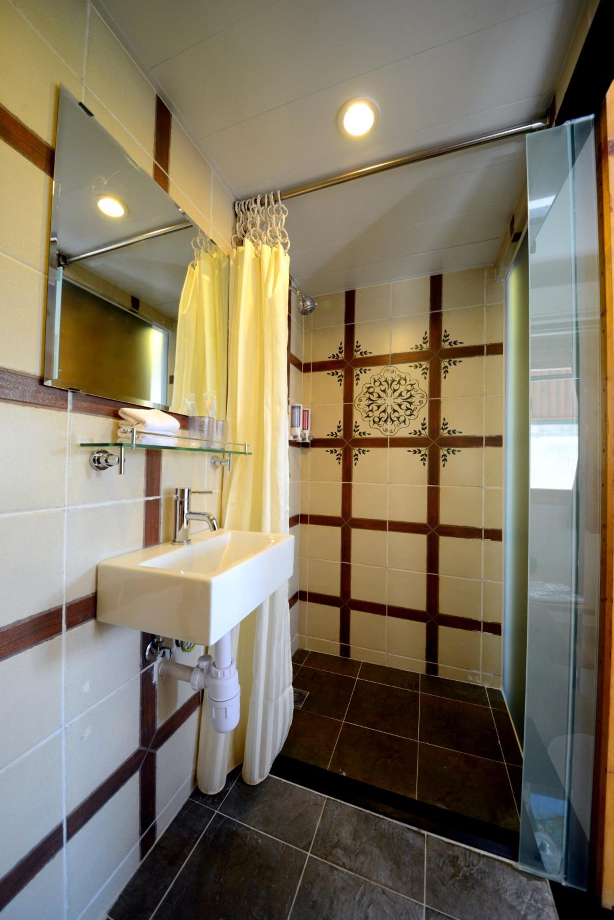 B & B Cheung Chau